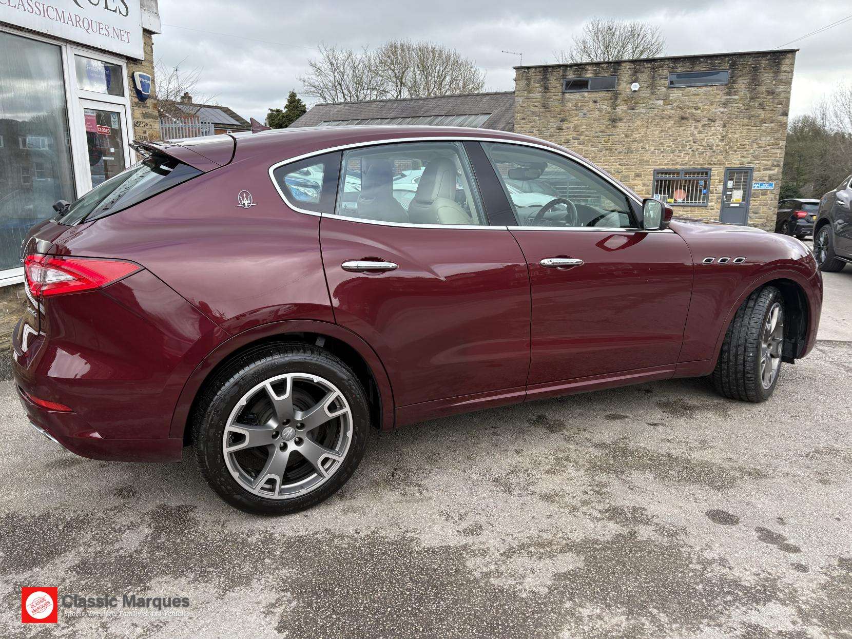A 2018 MASERATI LEVANTE 3.0D V6 SUV 5dr Diesel ZF 4WD Euro 6 (s/s) (275 ps) A 2018 MASERATI LEVANTE 3.0D V6 SUV 5dr Diesel ZF 4WD Euro 6 (s/s) (275 ps)