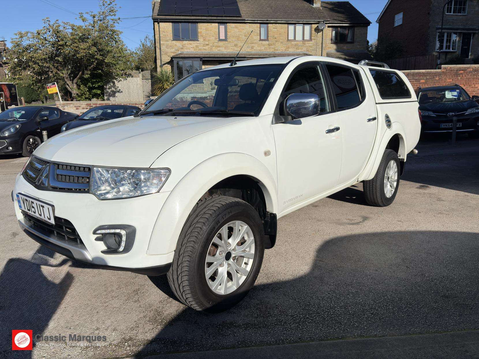 A 2015 MITSUBISHI L200 2.5 DI-D Barbarian Pickup Double Cab 4dr Diesel Manual 4WD Euro 5 (LB) (175 ps) A 2015 MITSUBISHI L200 2.5 DI-D Barbarian Pickup Double Cab 4dr Diesel Manual 4WD Euro 5 (LB) (175 ps)