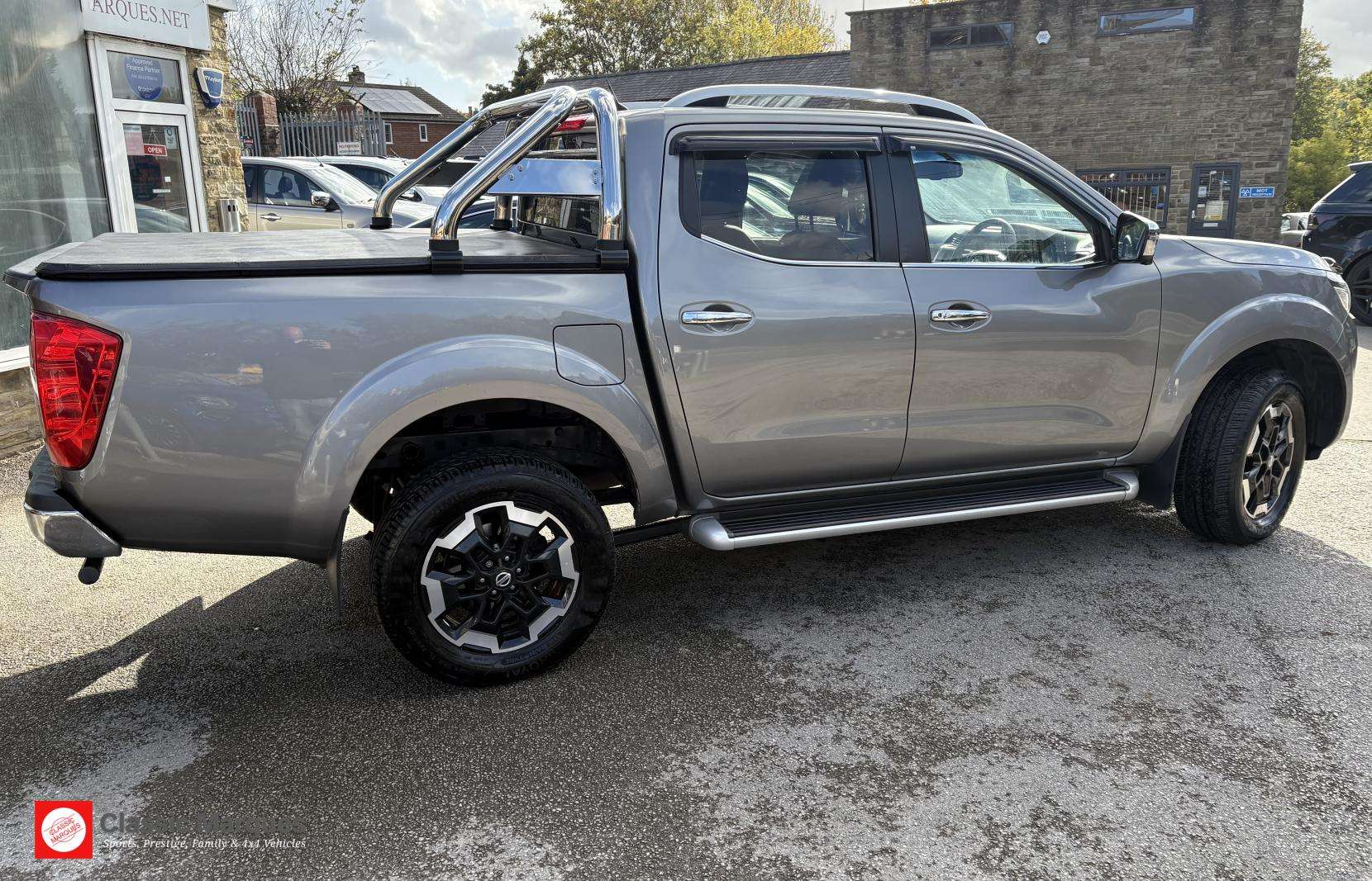 A 2019 NISSAN NAVARA 2.3 dCi Tekna Pickup Double Cab 4dr Diesel Auto 4WD Euro 6 (190 ps) A 2019 NISSAN NAVARA 2.3 dCi Tekna Pickup Double Cab 4dr Diesel Auto 4WD Euro 6 (190 ps)