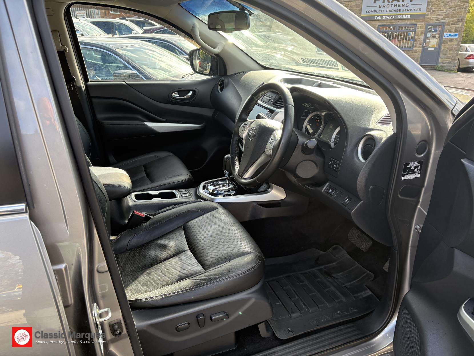 A 2019 NISSAN NAVARA 2.3 dCi Tekna Pickup Double Cab 4dr Diesel Auto 4WD Euro 6 (190 ps) A 2019 NISSAN NAVARA 2.3 dCi Tekna Pickup Double Cab 4dr Diesel Auto 4WD Euro 6 (190 ps)
