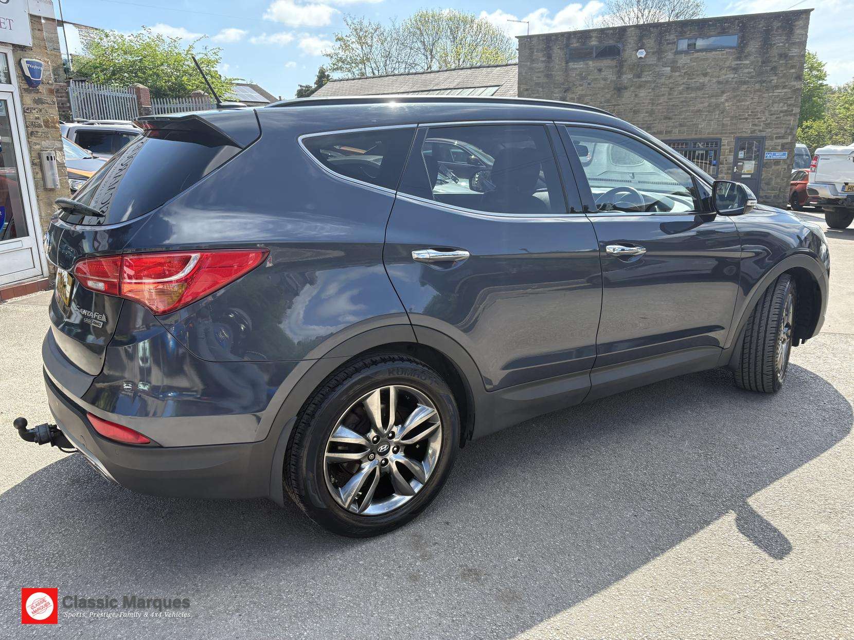 A 2014 HYUNDAI SANTA FE 2.2 CRDi Premium SE SUV 5dr Diesel Auto 4WD Euro 5 (7 seat) (194 bhp) A 2014 HYUNDAI SANTA FE 2.2 CRDi Premium SE SUV 5dr Diesel Auto 4WD Euro 5 (7 seat) (194 bhp)