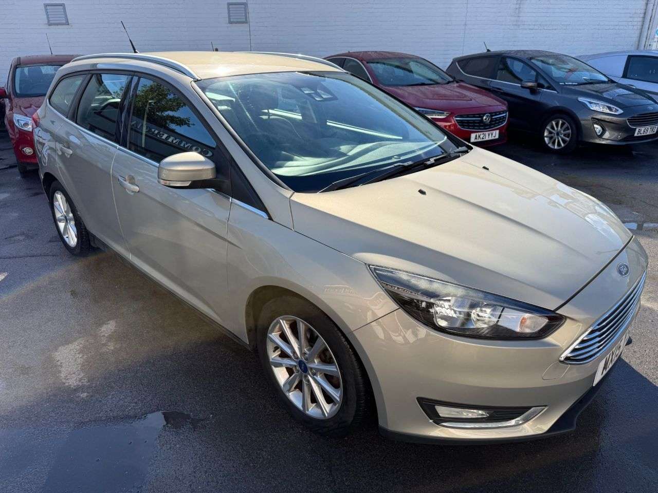 A 2015 FORD FOCUS 1.6 TITANIUM TDCI 5d 114 BHP FSH £20 TAX SAT NAV FSH 9 Stamps A 2015 FORD FOCUS 1.6 TITANIUM TDCI 5d 114 BHP FSH £20 TAX SAT NAV FSH 9 Stamps