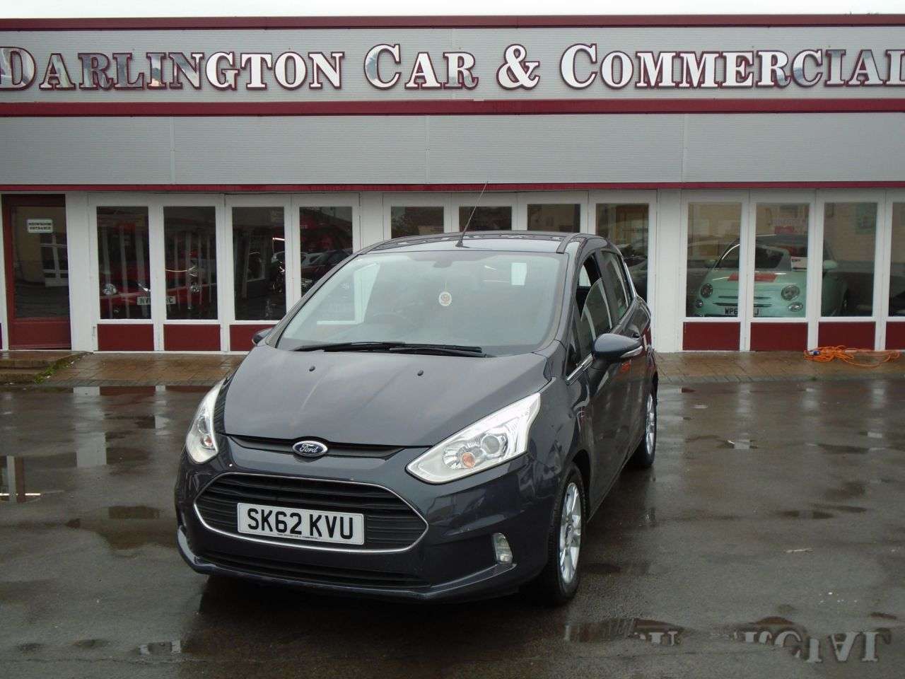 A 2012 FORD B-MAX 1.4 ZETEC 5d 89 BHP 7 service stamps low insurance A 2012 FORD B-MAX 1.4 ZETEC 5d 89 BHP 7 service stamps low insurance