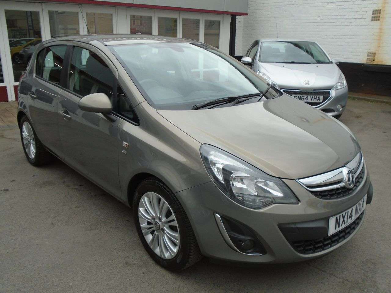 A 2014 VAUXHALL CORSA 1.4 SE 5d 98 BHP heated front seats A 2014 VAUXHALL CORSA 1.4 SE 5d 98 BHP heated front seats