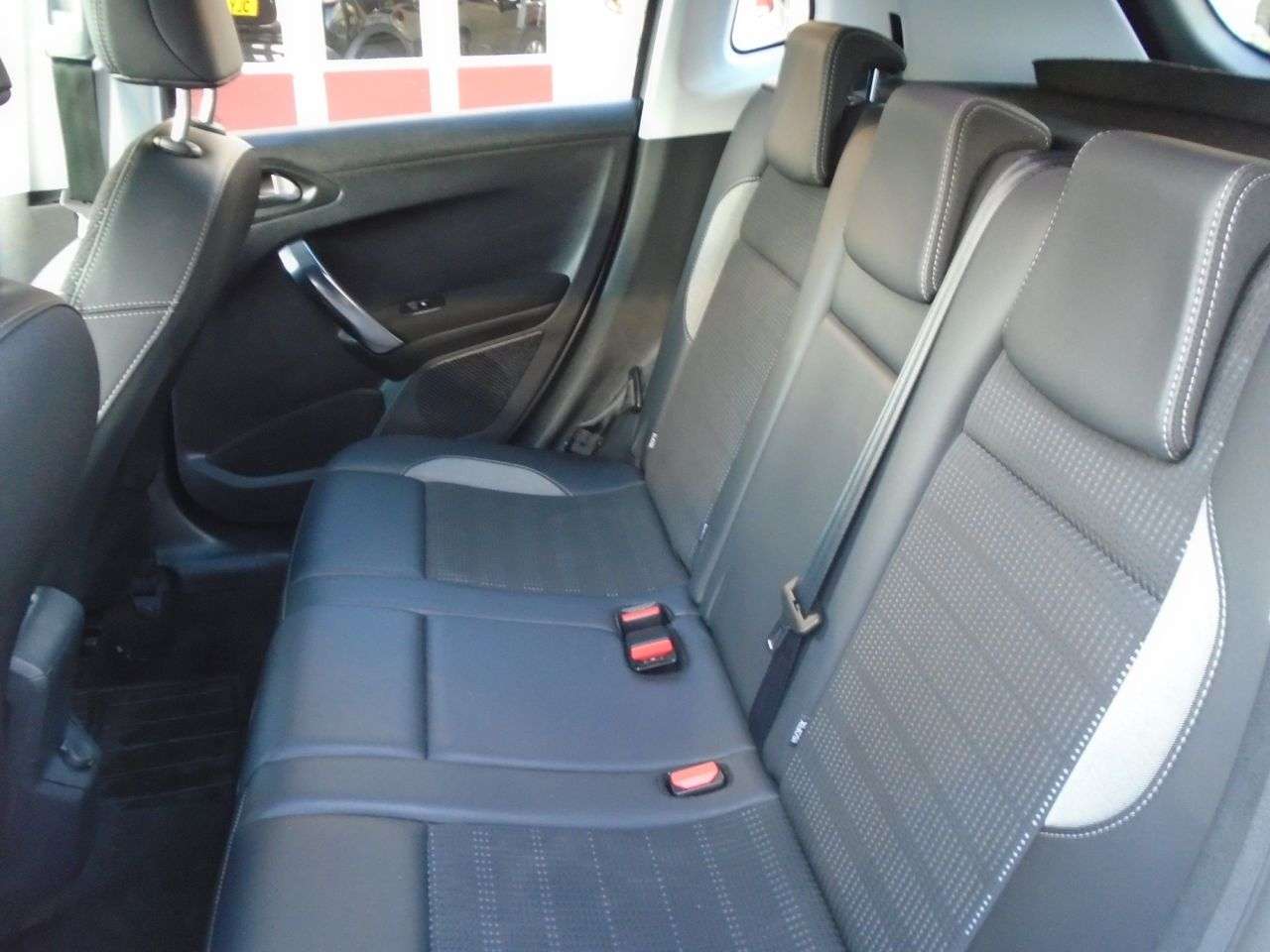 2015 PEUGEOT 2008 2015 PEUGEOT 2008