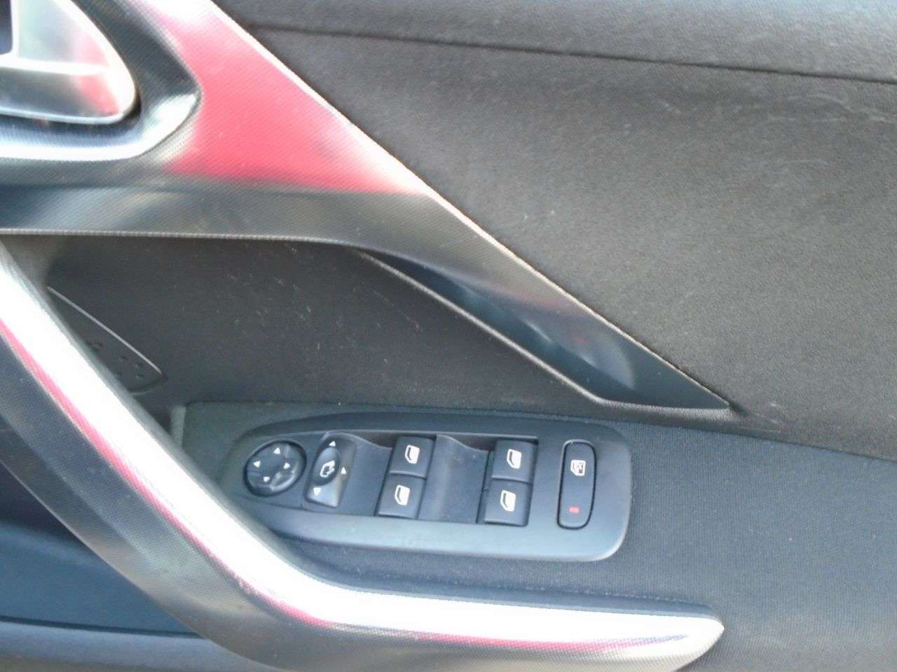 2015 PEUGEOT 2008 2015 PEUGEOT 2008