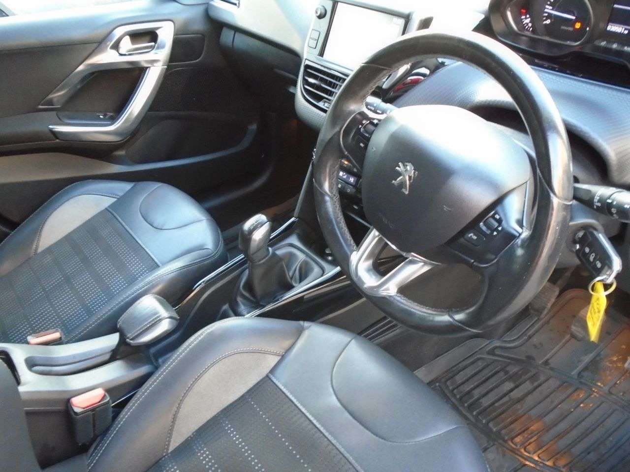 A 2015 PEUGEOT 2008 1.2 S/S ALLURE 5d 82 BHP £35 road tax,full history A 2015 PEUGEOT 2008 1.2 S/S ALLURE 5d 82 BHP £35 road tax,full history