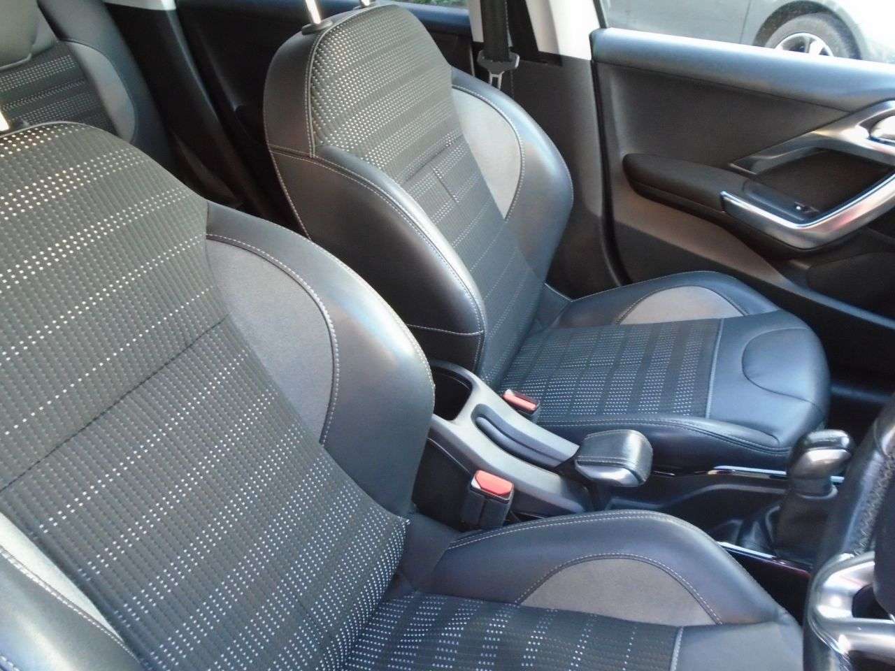 2015 PEUGEOT 2008 2015 PEUGEOT 2008