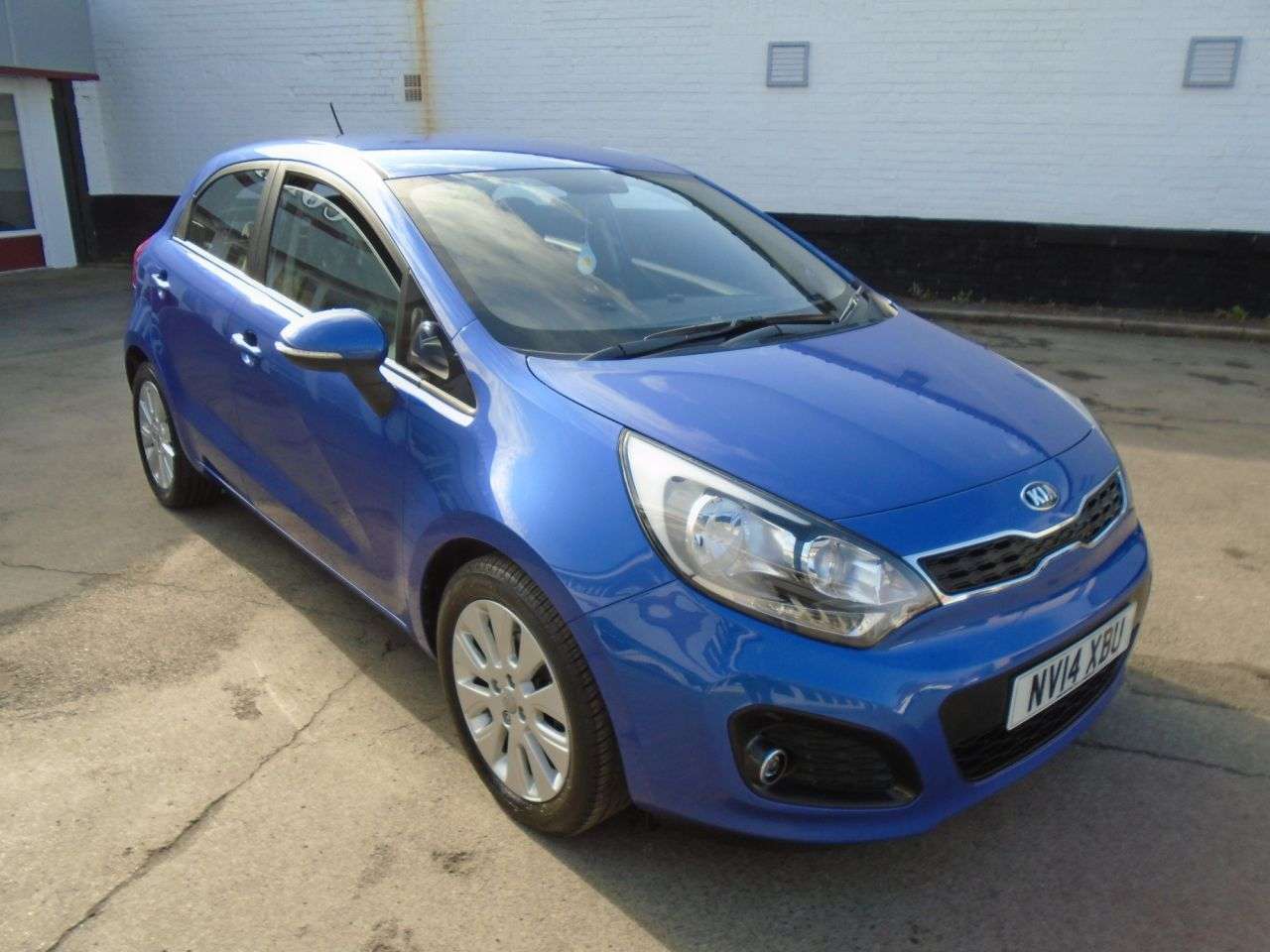 A 2014 KIA RIO 1.2 2 5d 83 BHP 1 owner only 25,000 miles A 2014 KIA RIO 1.2 2 5d 83 BHP 1 owner only 25,000 miles