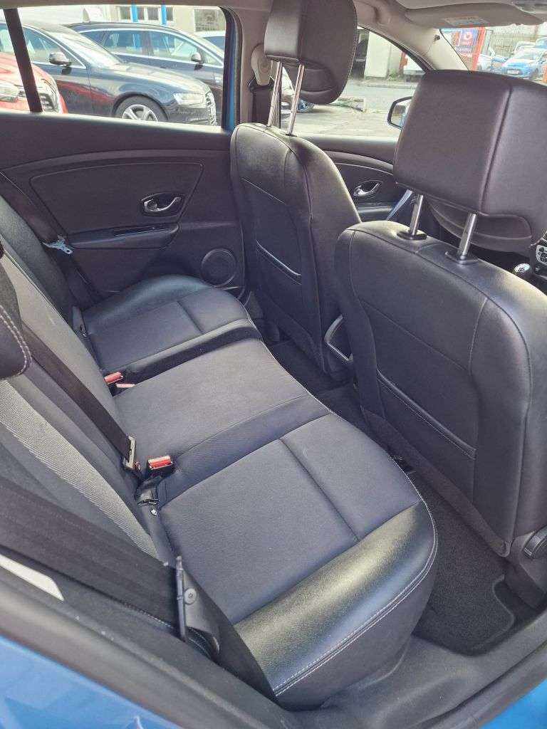 2015 RENAULT MEGANE 2015 RENAULT MEGANE