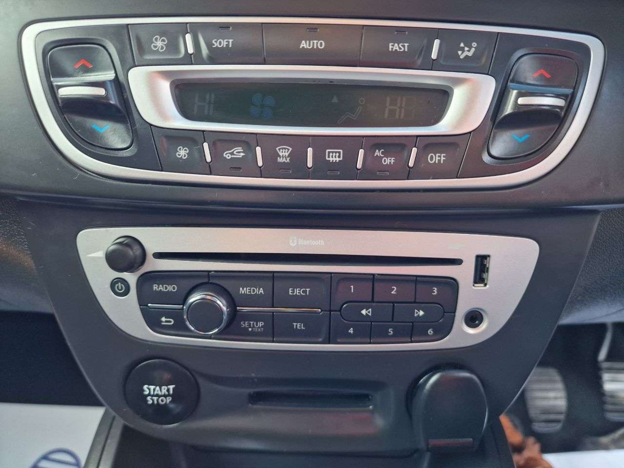 2015 RENAULT MEGANE 2015 RENAULT MEGANE