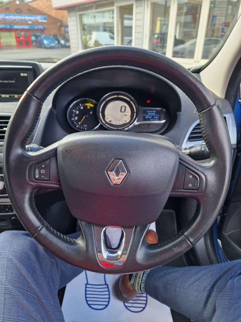 2015 RENAULT MEGANE 2015 RENAULT MEGANE