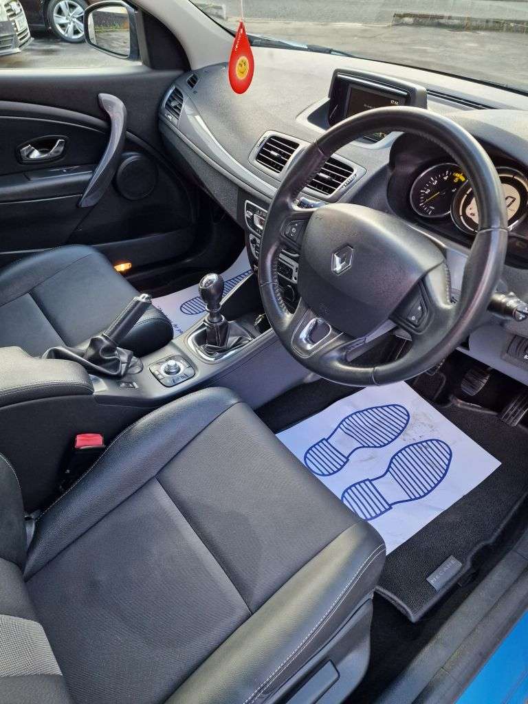 2015 RENAULT MEGANE 2015 RENAULT MEGANE