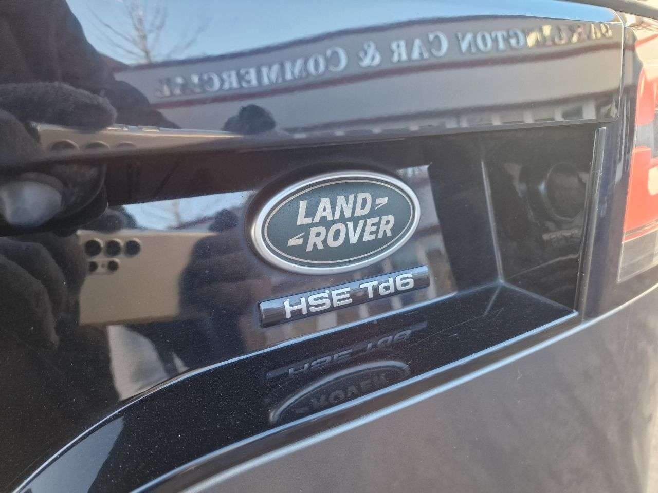 A 2017 LAND ROVER DISCOVERY 3.0 TD V6 HSE Luxury SUV 5dr Diesel Auto 4WD Euro 6 (s/s) (258 ps) Rev Cam A 2017 LAND ROVER DISCOVERY 3.0 TD V6 HSE Luxury SUV 5dr Diesel Auto 4WD Euro 6 (s/s) (258 ps) Rev Cam