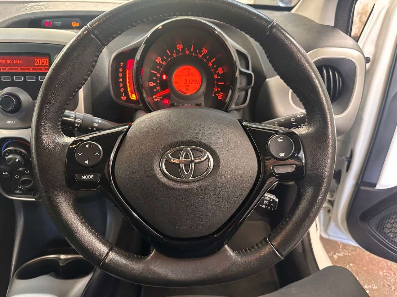 2017 TOYOTA AYGO 2017 TOYOTA AYGO
