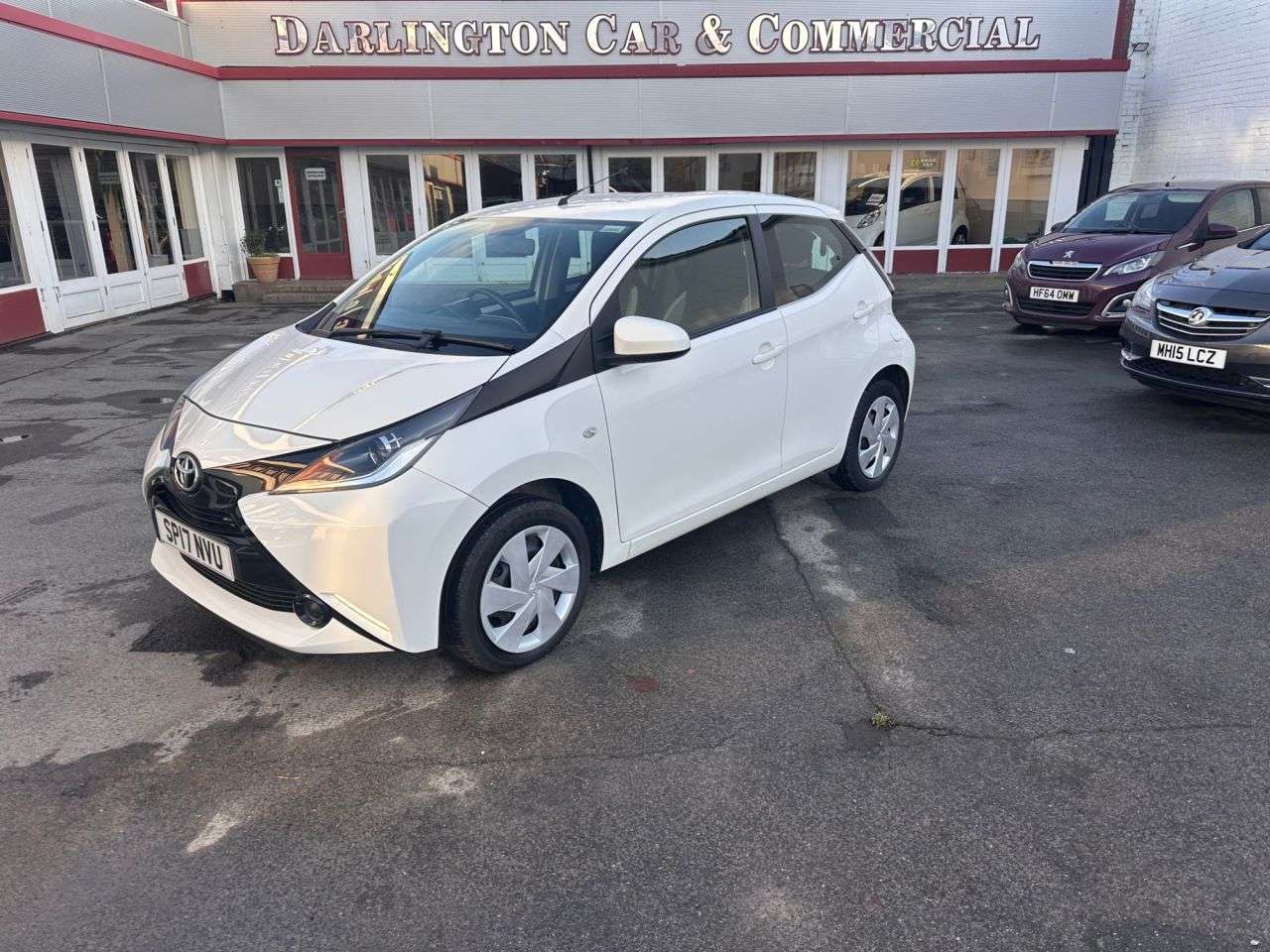 A 2017 TOYOTA AYGO 1.0 VVT-i x-play Hatchback 5dr Petrol Manual Euro 6 (68 ps) only 31,000 mil A 2017 TOYOTA AYGO 1.0 VVT-i x-play Hatchback 5dr Petrol Manual Euro 6 (68 ps) only 31,000 mil