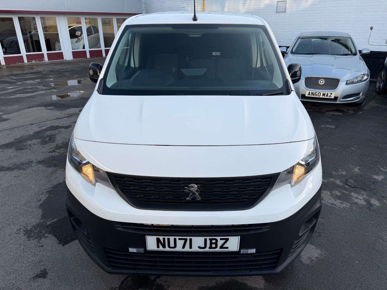 A 2022 PEUGEOT PARTNER 1.5 BlueHDi 1000 Professional Premium Standard Panel Van 5dr Diesel Manual A 2022 PEUGEOT PARTNER 1.5 BlueHDi 1000 Professional Premium Standard Panel Van 5dr Diesel Manual
