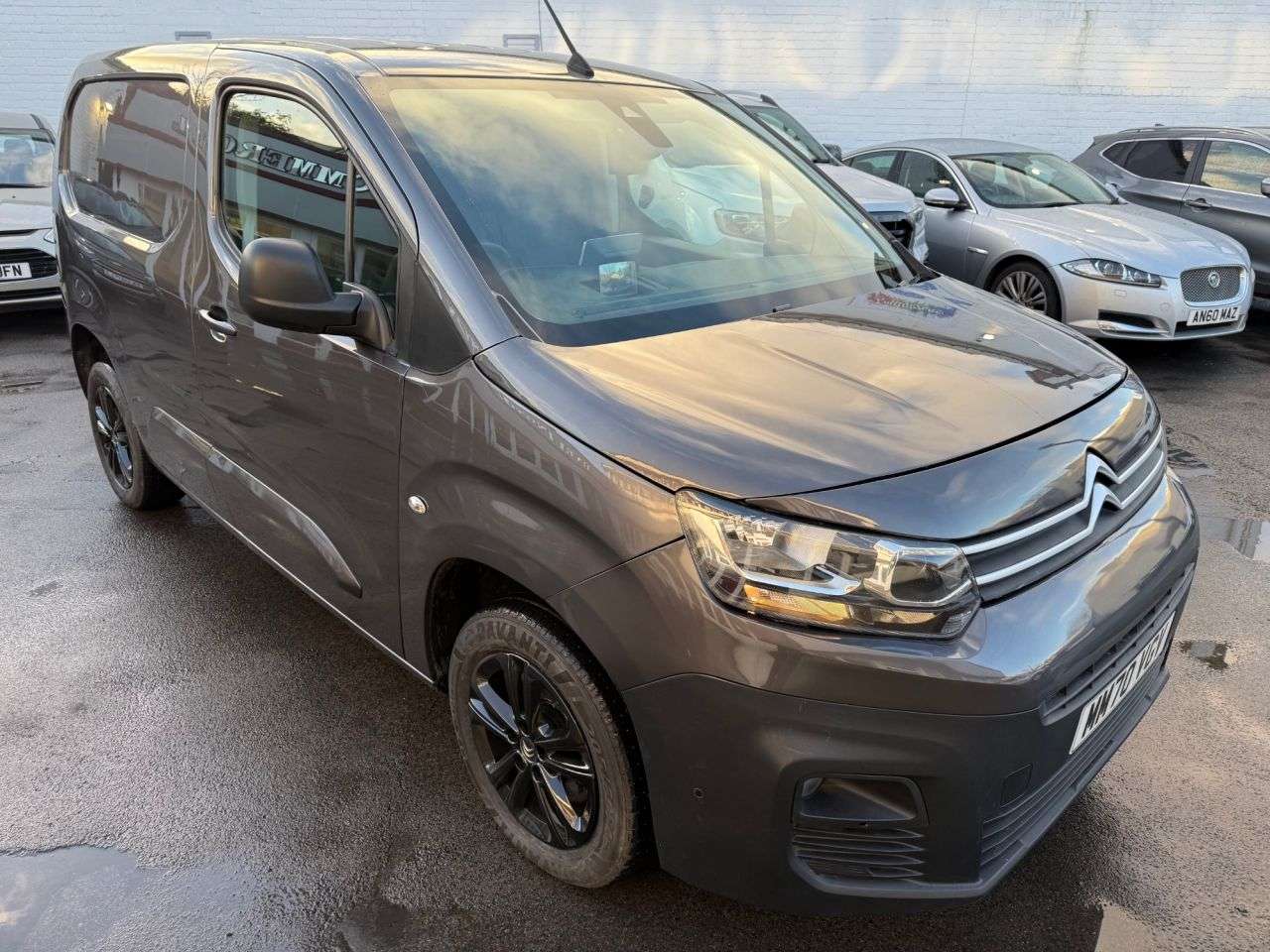 A 2020 CITROEN BERLINGO 1.5 BlueHDi 1000 Driver M Panel Van 5dr Diesel EAT8 SWB Euro 6 (s/s) (130 p A 2020 CITROEN BERLINGO 1.5 BlueHDi 1000 Driver M Panel Van 5dr Diesel EAT8 SWB Euro 6 (s/s) (130 p