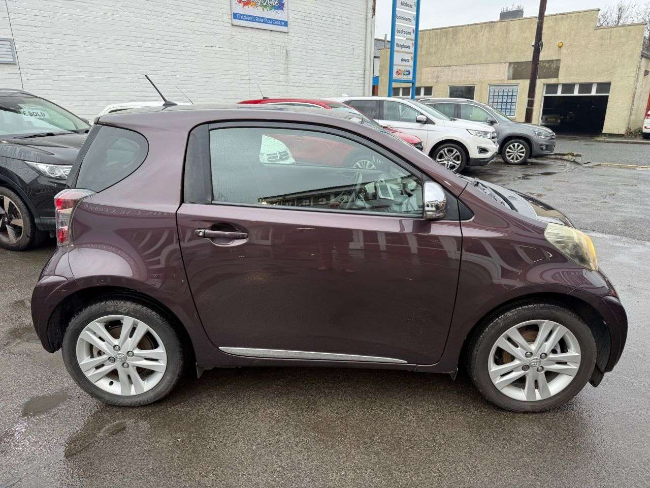 2009 TOYOTA IQ 2009 TOYOTA IQ