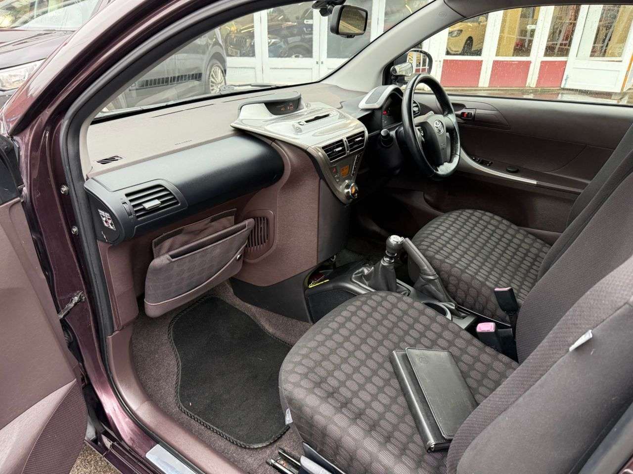 2009 TOYOTA IQ 2009 TOYOTA IQ