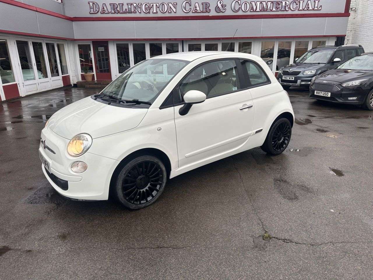 A 2009 FIAT 500 1.2 Pop Hatchback 3dr Petrol Manual Euro 5 (s/s) (69 bhp) FSH 11 Stamps £35 A 2009 FIAT 500 1.2 Pop Hatchback 3dr Petrol Manual Euro 5 (s/s) (69 bhp) FSH 11 Stamps £35