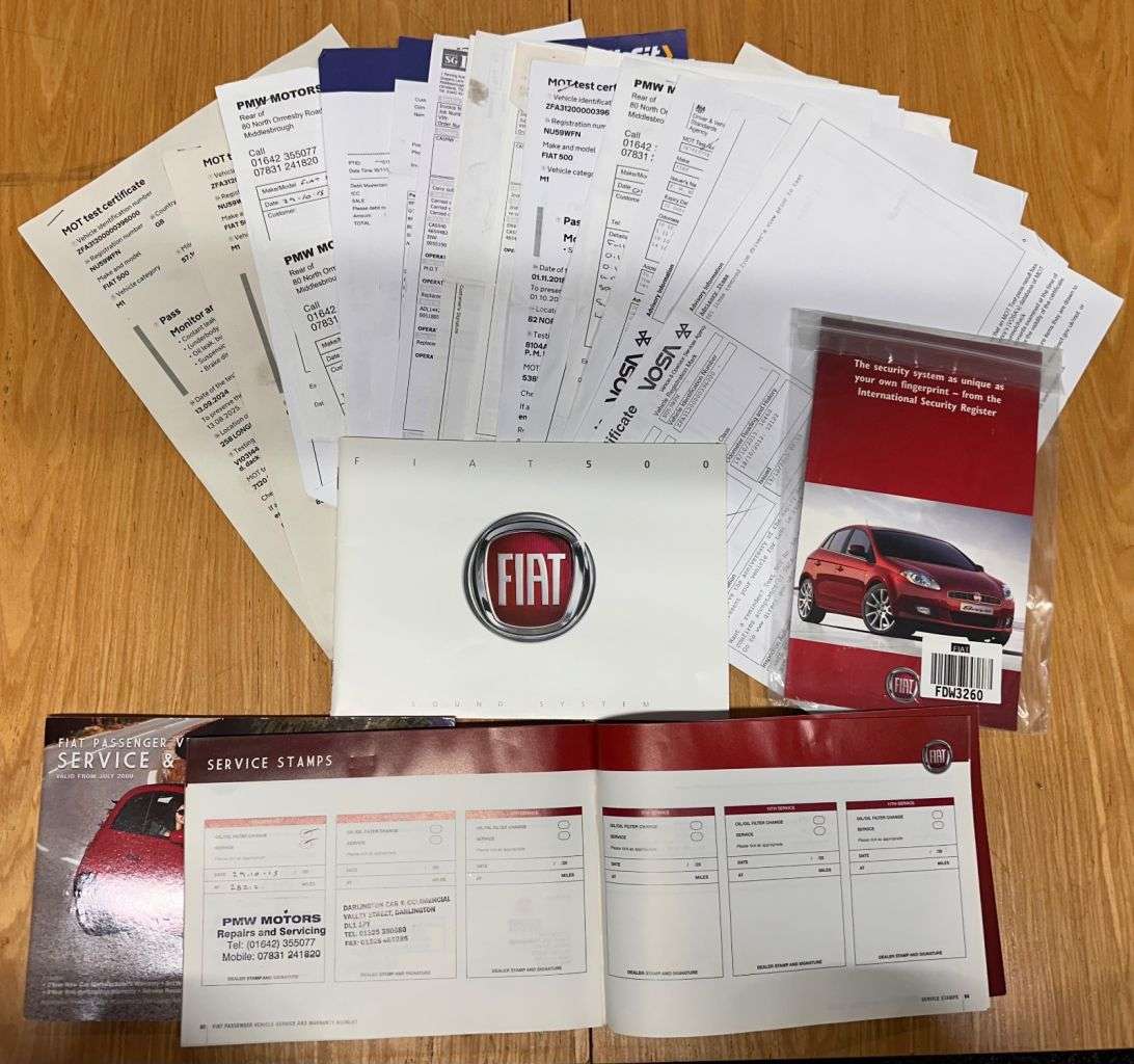 A 2009 FIAT 500 1.2 Pop Hatchback 3dr Petrol Manual Euro 5 (s/s) (69 bhp) FSH 11 Stamps £35 A 2009 FIAT 500 1.2 Pop Hatchback 3dr Petrol Manual Euro 5 (s/s) (69 bhp) FSH 11 Stamps £35