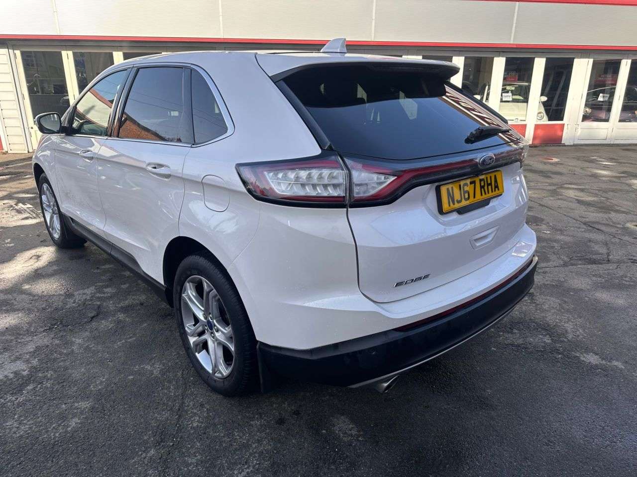 A 2017 FORD EDGE 2.0 TDCi Titanium SUV 5dr Diesel Manual AWD Euro 6 (s/s) (180 ps) only 32,0 A 2017 FORD EDGE 2.0 TDCi Titanium SUV 5dr Diesel Manual AWD Euro 6 (s/s) (180 ps) only 32,0