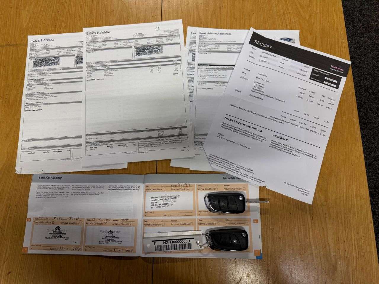 A 2016 CITROEN C4 1.2 PureTech Feel Hatchback 5dr Petrol Manual Euro 6 (110 ps) 1 Owner 26000 A 2016 CITROEN C4 1.2 PureTech Feel Hatchback 5dr Petrol Manual Euro 6 (110 ps) 1 Owner 26000