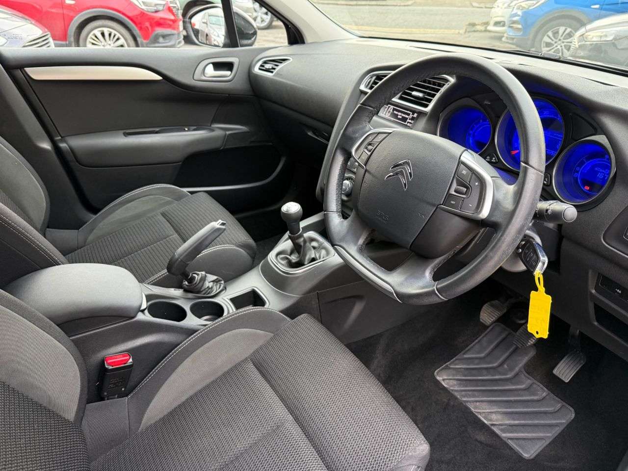 A 2016 CITROEN C4 1.2 PureTech Feel Hatchback 5dr Petrol Manual Euro 6 (110 ps) 1 Owner 26000 A 2016 CITROEN C4 1.2 PureTech Feel Hatchback 5dr Petrol Manual Euro 6 (110 ps) 1 Owner 26000