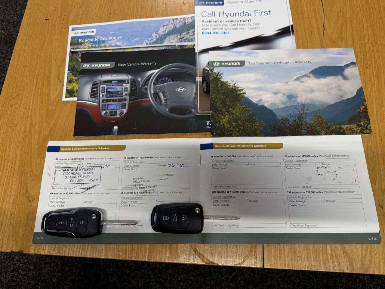 A 2011 HYUNDAI IX20 1.6 Active Hatchback 5dr Petrol Auto Euro 5 (123 bhp) Only 27,000 miles 6 s A 2011 HYUNDAI IX20 1.6 Active Hatchback 5dr Petrol Auto Euro 5 (123 bhp) Only 27,000 miles 6 s