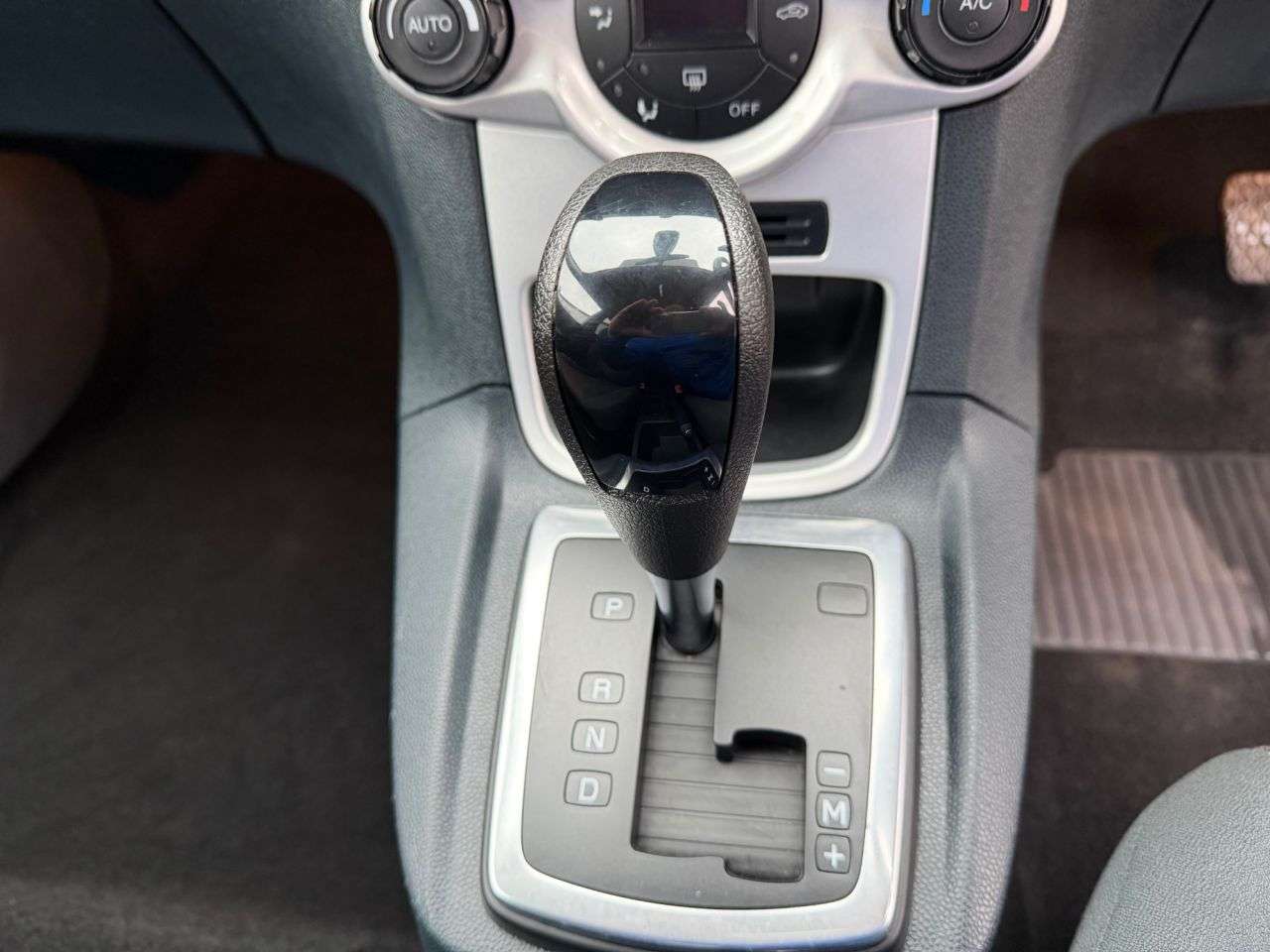 A 2009 FORD FIESTA 1.4 Titanium Hatchback 5dr Petrol Automatic (154 g/km, 94 bhp) 7 service st A 2009 FORD FIESTA 1.4 Titanium Hatchback 5dr Petrol Automatic (154 g/km, 94 bhp) 7 service st