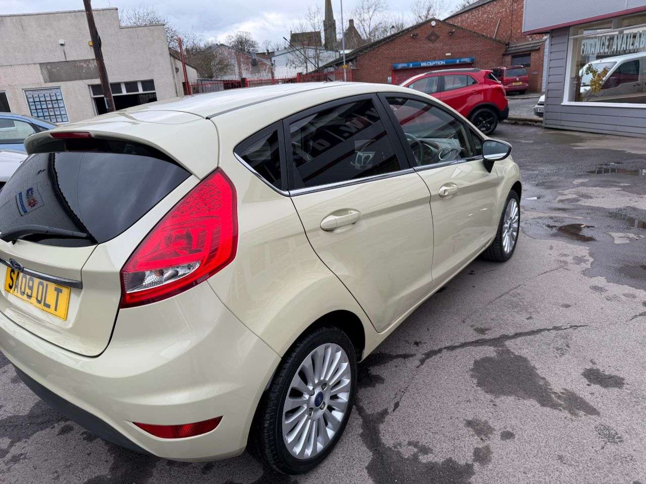 A 2009 FORD FIESTA 1.4 Titanium Hatchback 5dr Petrol Automatic (154 g/km, 94 bhp) 7 service st A 2009 FORD FIESTA 1.4 Titanium Hatchback 5dr Petrol Automatic (154 g/km, 94 bhp) 7 service st