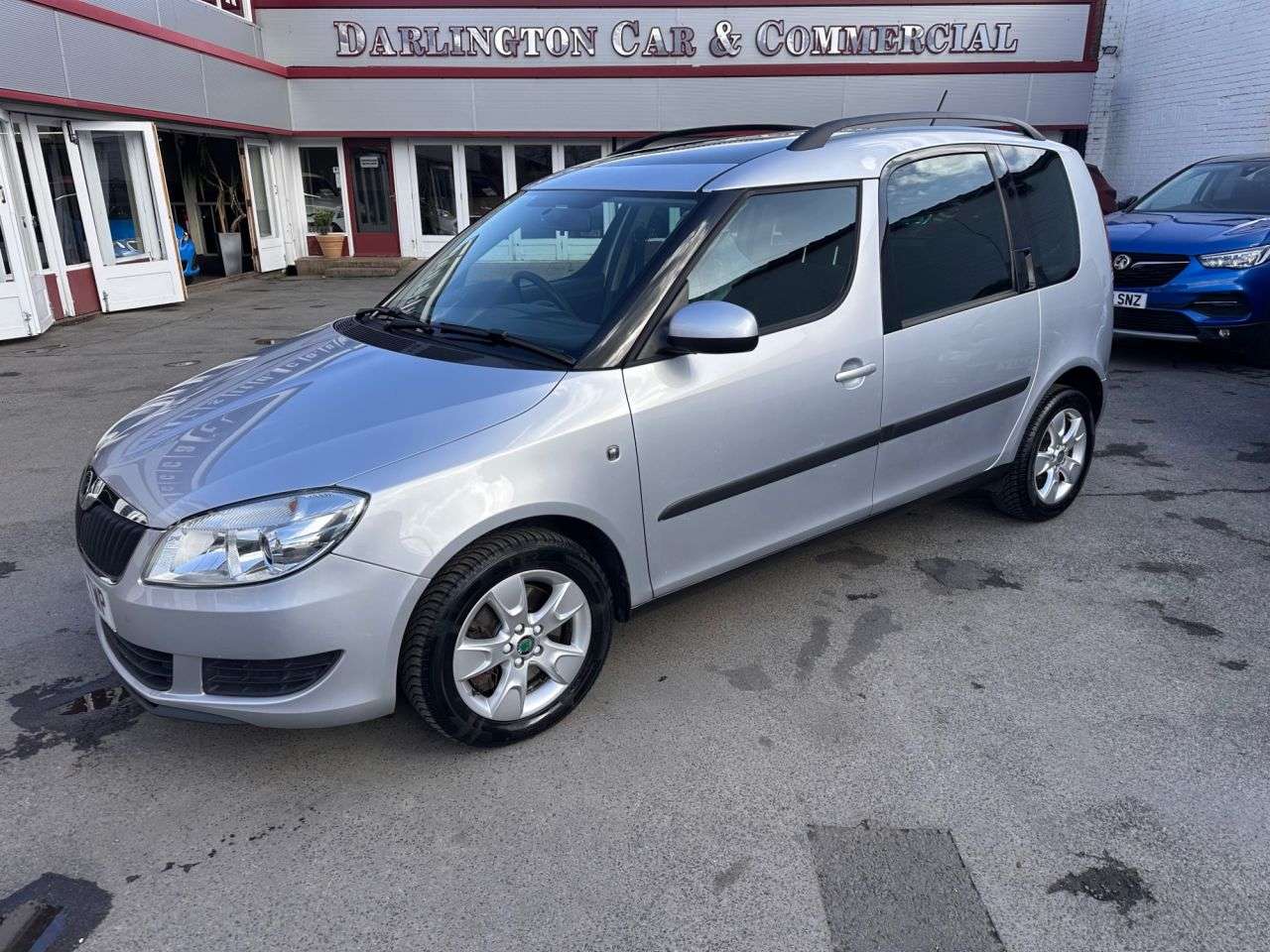 A 2012 SKODA ROOMSTER 1.6 TDI SE MPV 5dr Diesel Manual Euro 5 (90 ps) 74,000 18 service stamps pa A 2012 SKODA ROOMSTER 1.6 TDI SE MPV 5dr Diesel Manual Euro 5 (90 ps) 74,000 18 service stamps pa