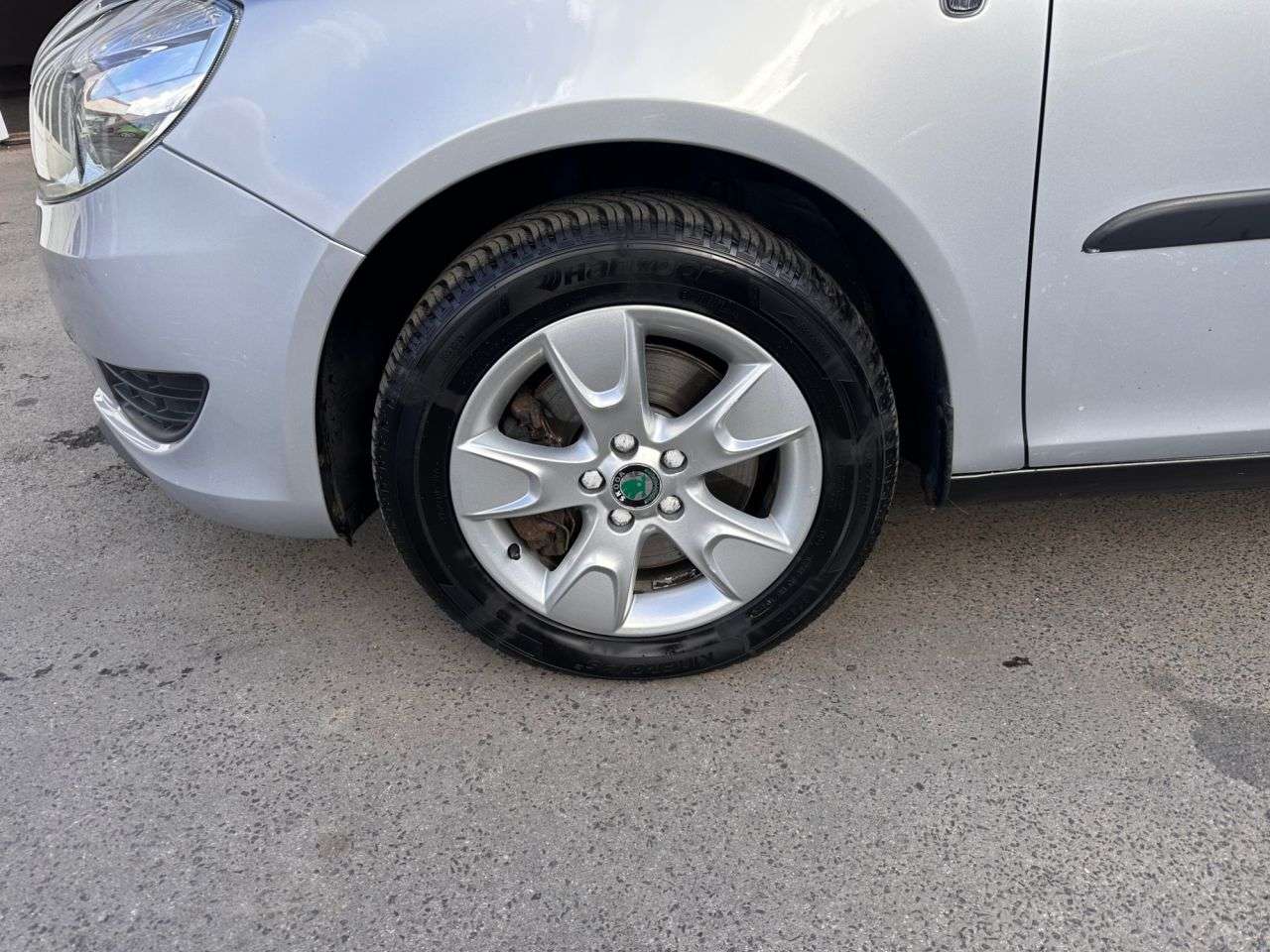 A 2012 SKODA ROOMSTER 1.6 TDI SE MPV 5dr Diesel Manual Euro 5 (90 ps) 74,000 18 service stamps pa A 2012 SKODA ROOMSTER 1.6 TDI SE MPV 5dr Diesel Manual Euro 5 (90 ps) 74,000 18 service stamps pa