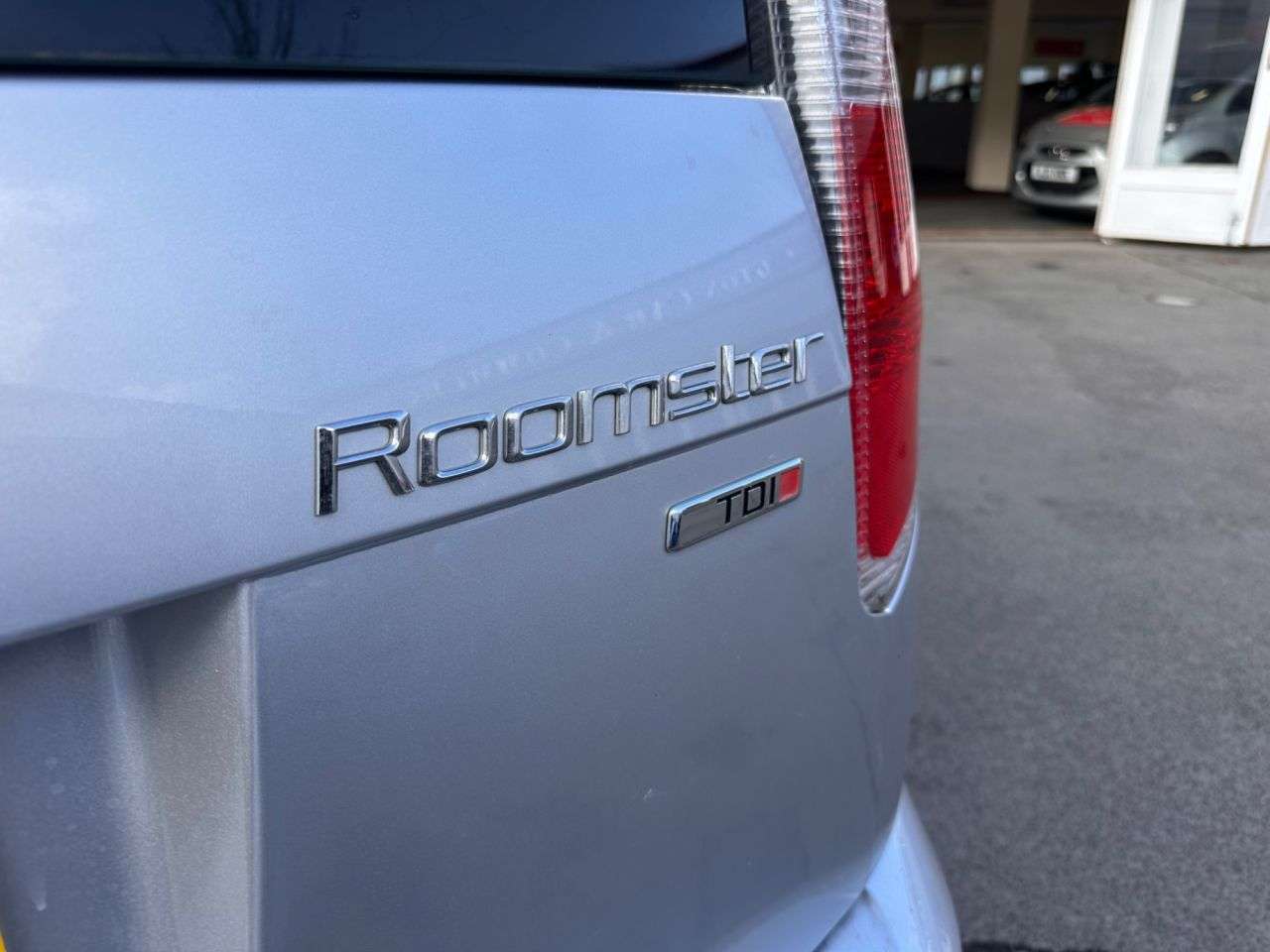 A 2012 SKODA ROOMSTER 1.6 TDI SE MPV 5dr Diesel Manual Euro 5 (90 ps) 74,000 18 service stamps pa A 2012 SKODA ROOMSTER 1.6 TDI SE MPV 5dr Diesel Manual Euro 5 (90 ps) 74,000 18 service stamps pa