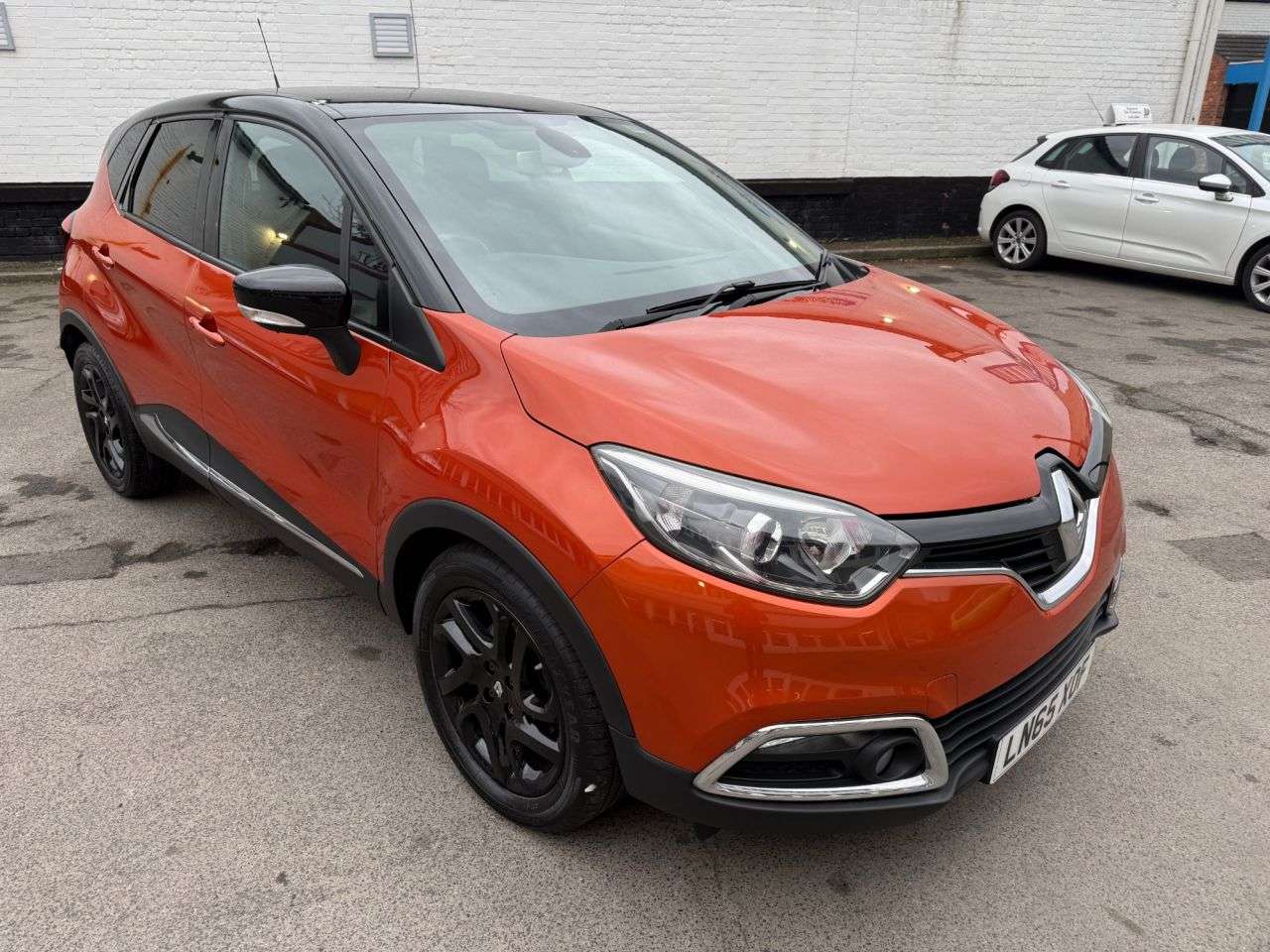 A 2015 RENAULT CAPTUR 1.5 dCi ENERGY Dynamique S Nav SUV 5dr Diesel Manual Euro 6 (s/s) (90 ps) 1 A 2015 RENAULT CAPTUR 1.5 dCi ENERGY Dynamique S Nav SUV 5dr Diesel Manual Euro 6 (s/s) (90 ps) 1