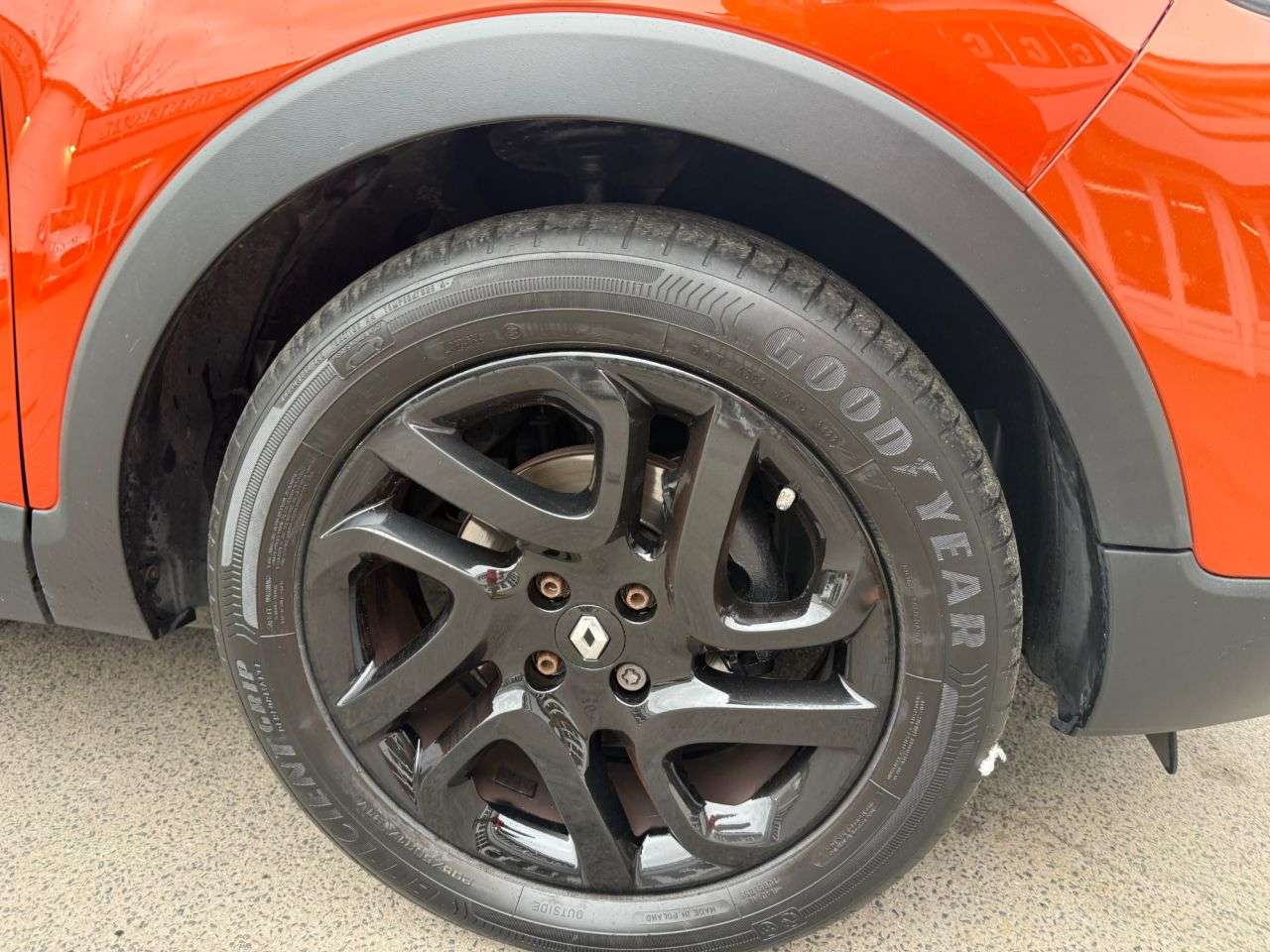 A 2015 RENAULT CAPTUR 1.5 dCi ENERGY Dynamique S Nav SUV 5dr Diesel Manual Euro 6 (s/s) (90 ps) 1 A 2015 RENAULT CAPTUR 1.5 dCi ENERGY Dynamique S Nav SUV 5dr Diesel Manual Euro 6 (s/s) (90 ps) 1