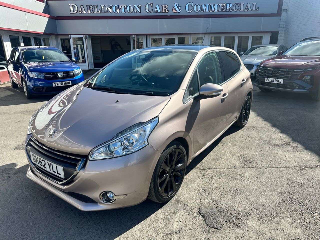 A 2012 PEUGEOT 208 1.6 e-HDi Feline Hatchback 5dr Diesel Manual Euro 5 (s/s) (115 ps) only 46, A 2012 PEUGEOT 208 1.6 e-HDi Feline Hatchback 5dr Diesel Manual Euro 5 (s/s) (115 ps) only 46,