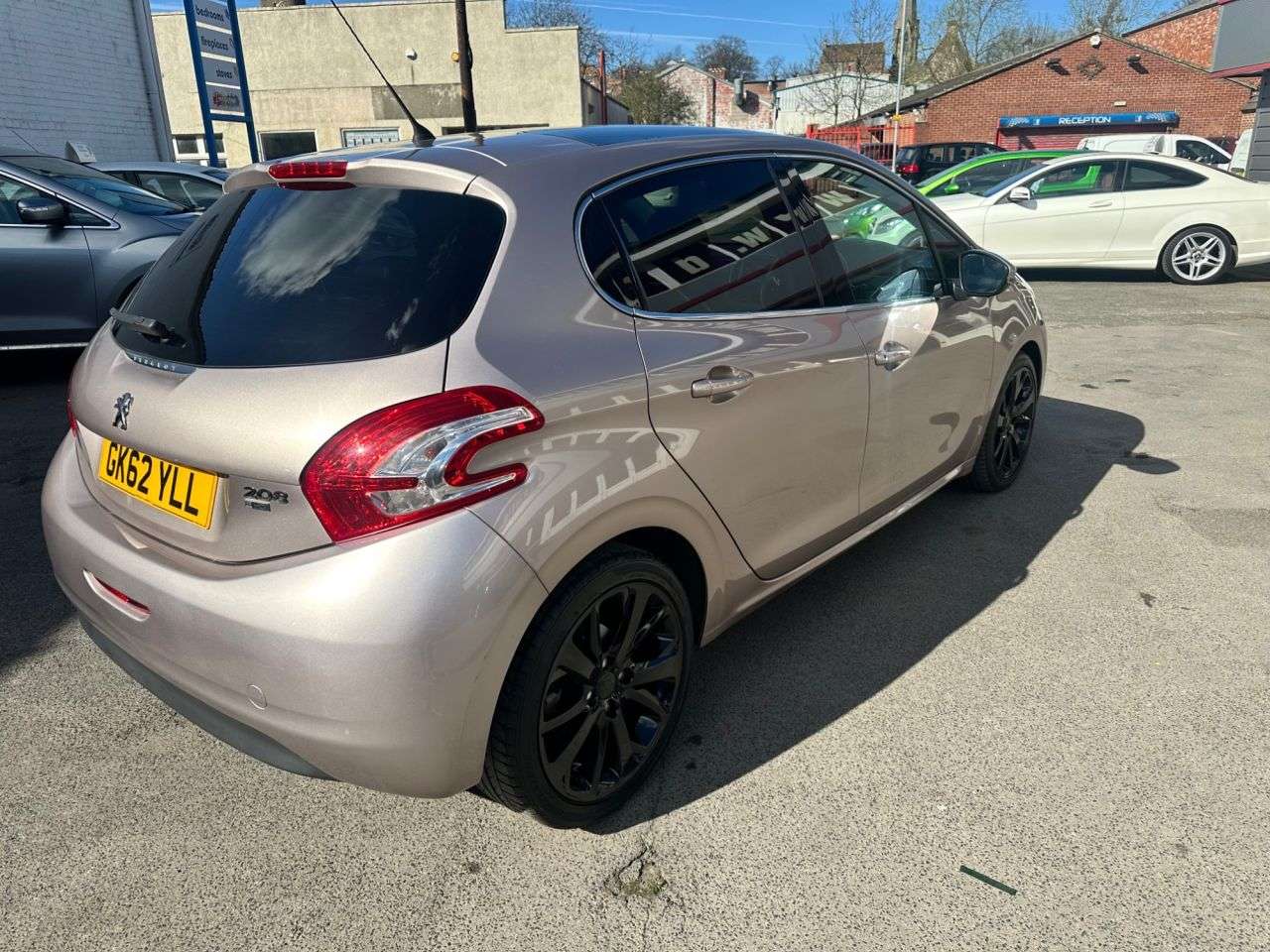 2012 PEUGEOT 208 2012 PEUGEOT 208