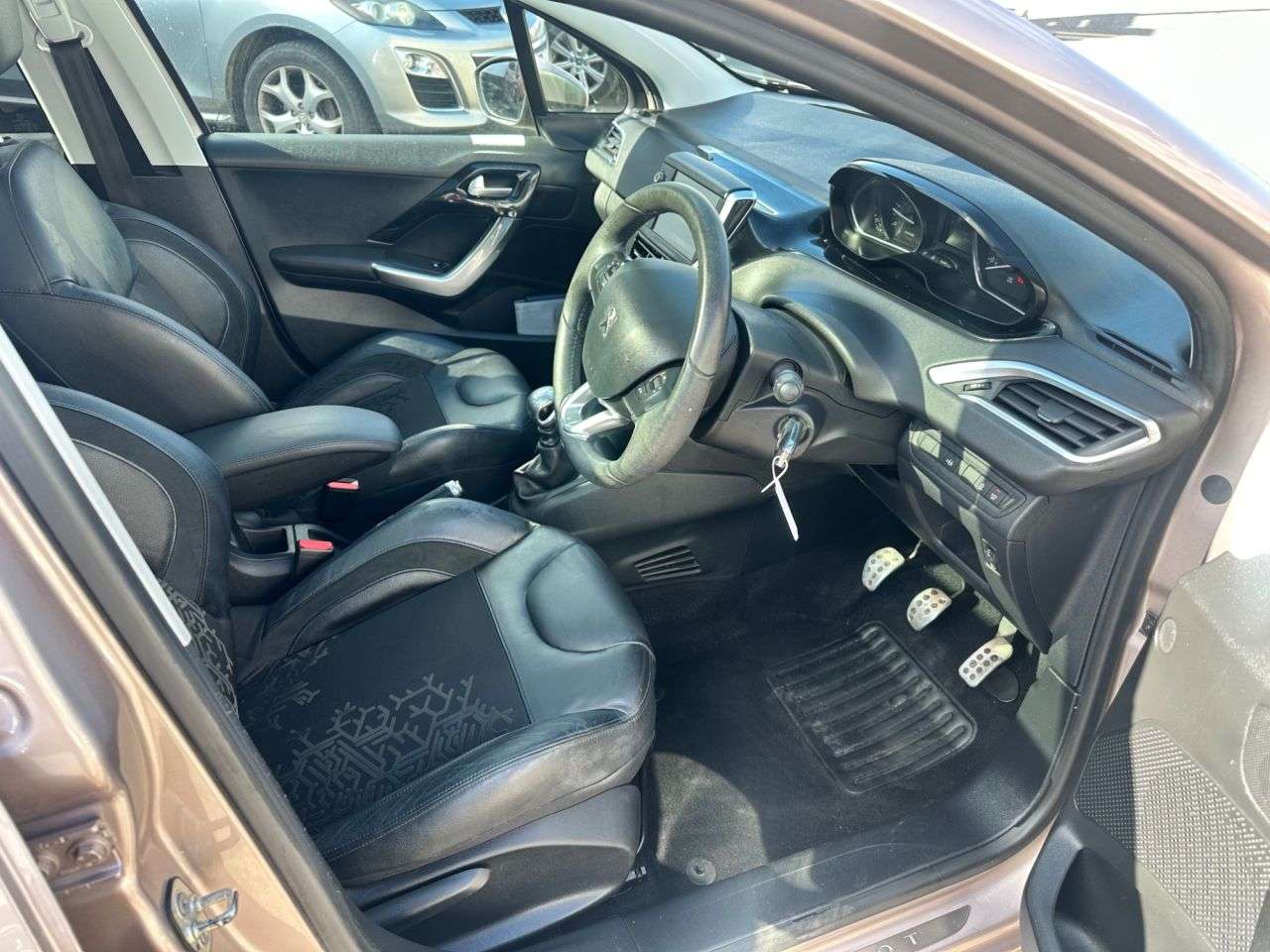 2012 PEUGEOT 208 2012 PEUGEOT 208