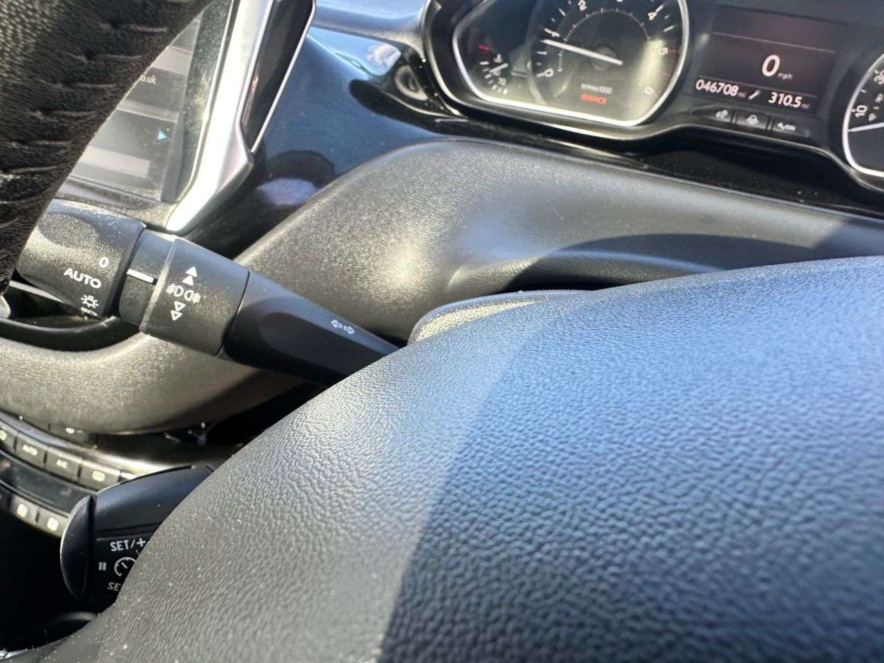 2012 PEUGEOT 208 2012 PEUGEOT 208