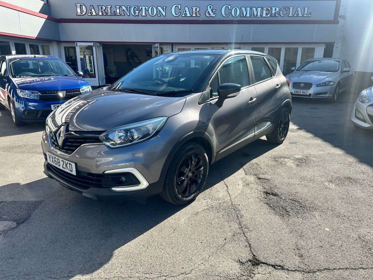 A 2018 RENAULT CAPTUR 0.9 TCe ENERGY Play SUV 5dr Petrol Manual Euro 6 (s/s) (90 ps) 1 previous o A 2018 RENAULT CAPTUR 0.9 TCe ENERGY Play SUV 5dr Petrol Manual Euro 6 (s/s) (90 ps) 1 previous o