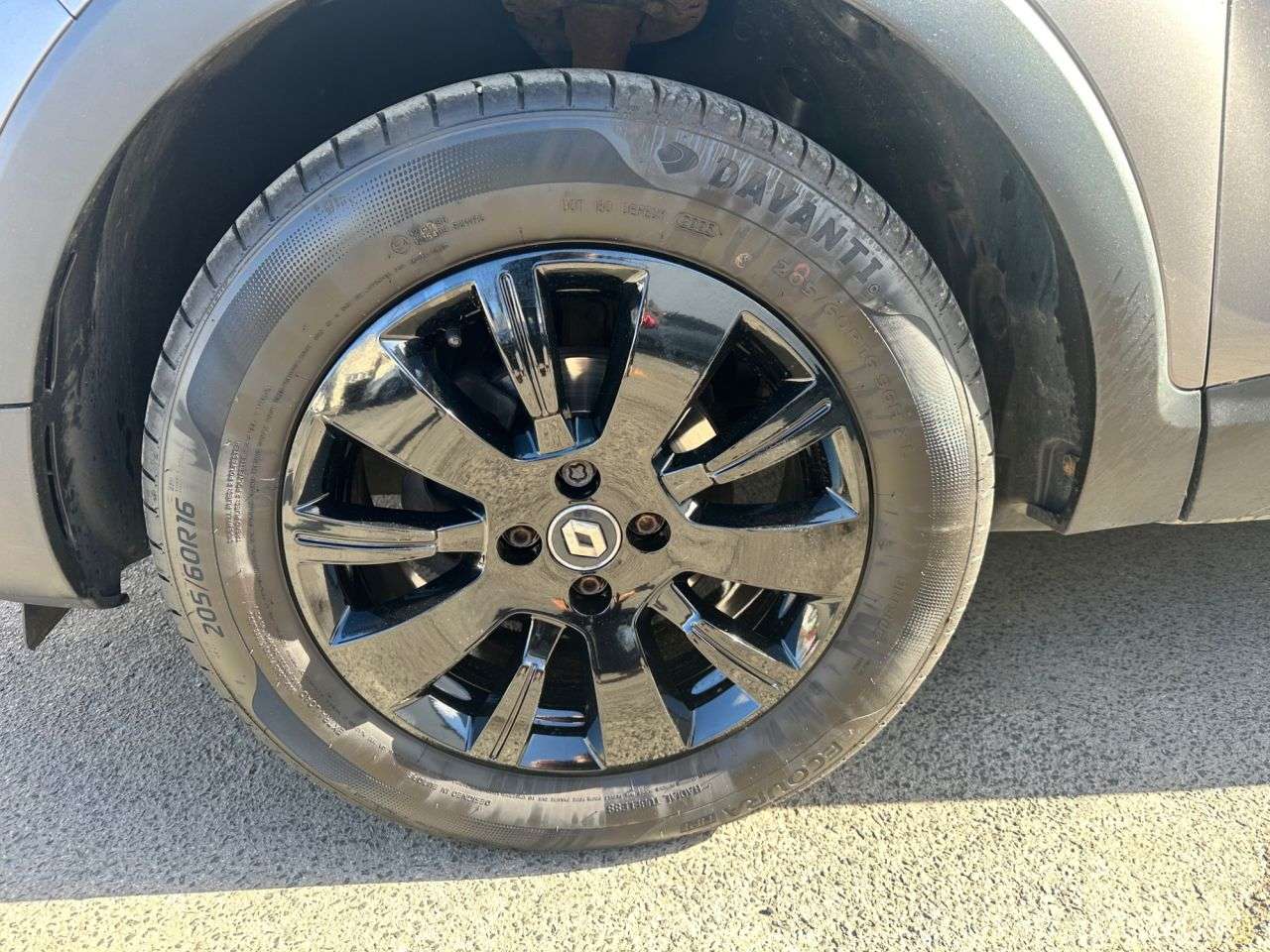 A 2018 RENAULT CAPTUR 0.9 TCe ENERGY Play SUV 5dr Petrol Manual Euro 6 (s/s) (90 ps) 1 previous o A 2018 RENAULT CAPTUR 0.9 TCe ENERGY Play SUV 5dr Petrol Manual Euro 6 (s/s) (90 ps) 1 previous o