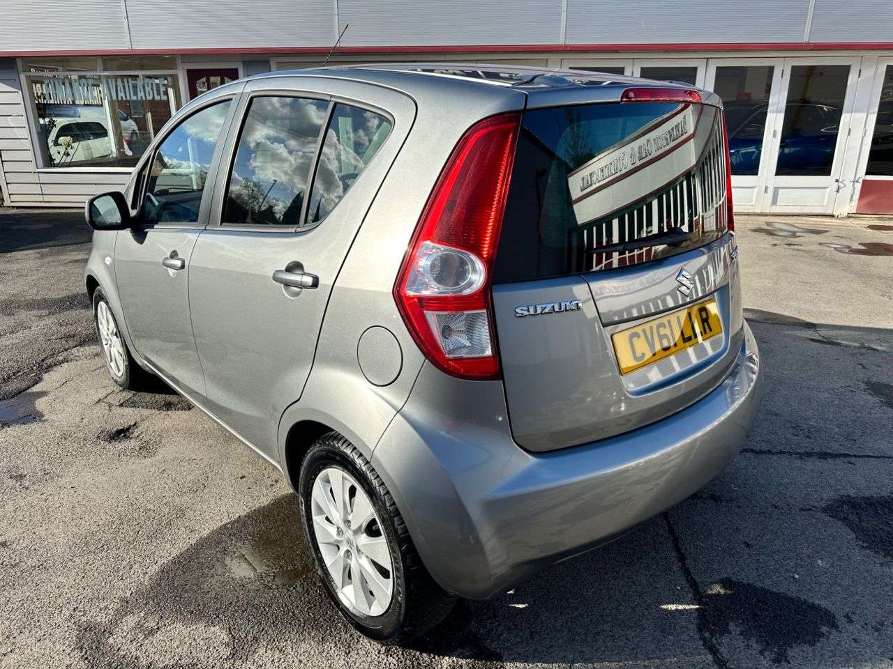 A 2011 SUZUKI SPLASH 1.2 GLS MPV 5dr Petrol Manual Euro 4 (86 ps) only 37,000 miles 6 service st A 2011 SUZUKI SPLASH 1.2 GLS MPV 5dr Petrol Manual Euro 4 (86 ps) only 37,000 miles 6 service st