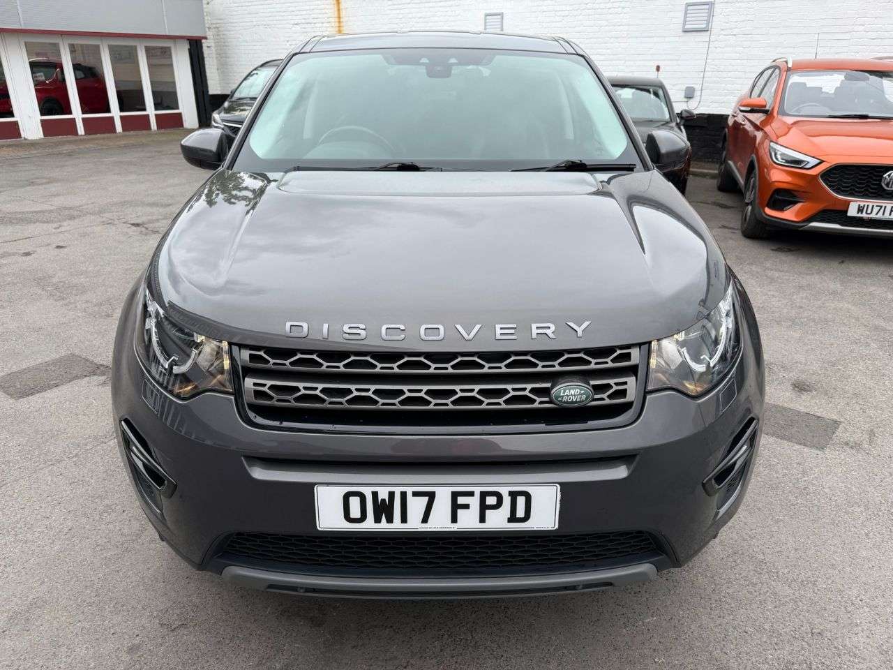 A 2017 LAND ROVER DISCOVERY SPORT 2.0 TD4 SE Tech SUV 5dr Diesel Auto 4WD Euro 6 (s/s) (180 ps) Sat Nav DAB U A 2017 LAND ROVER DISCOVERY SPORT 2.0 TD4 SE Tech SUV 5dr Diesel Auto 4WD Euro 6 (s/s) (180 ps) Sat Nav DAB U