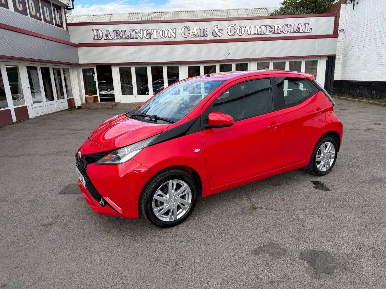 A 2014 TOYOTA AYGO 1.0 VVT-i x-pression Hatchback 5dr Petrol Manual Euro 5 Euro 5 (68 ps) 1 Ow A 2014 TOYOTA AYGO 1.0 VVT-i x-pression Hatchback 5dr Petrol Manual Euro 5 Euro 5 (68 ps) 1 Ow
