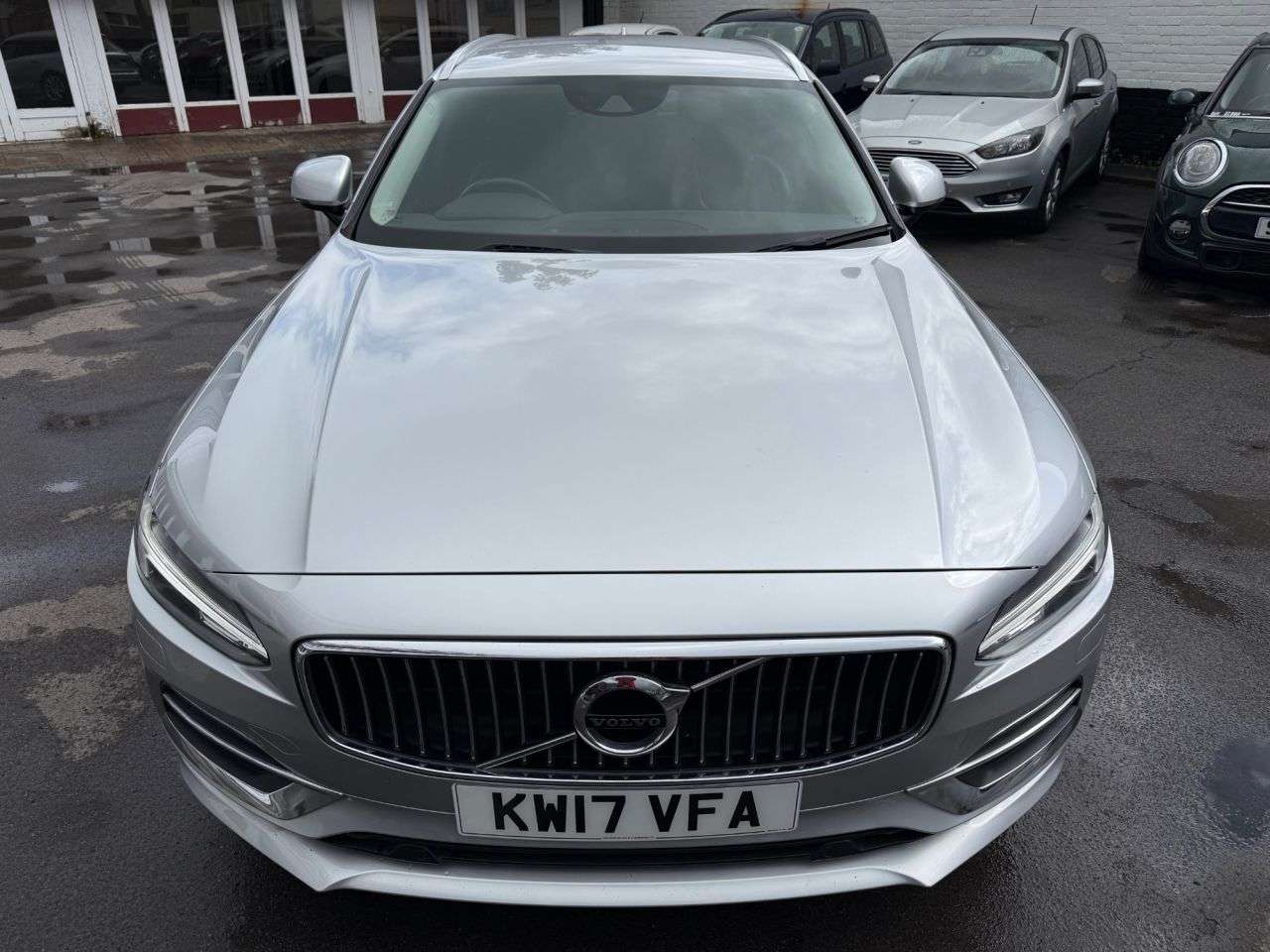 A 2017 VOLVO V90 2.0 D5 PowerPulse Inscription Pro Estate 5dr Diesel Auto AWD Euro 6 (s/s) ( A 2017 VOLVO V90 2.0 D5 PowerPulse Inscription Pro Estate 5dr Diesel Auto AWD Euro 6 (s/s) (