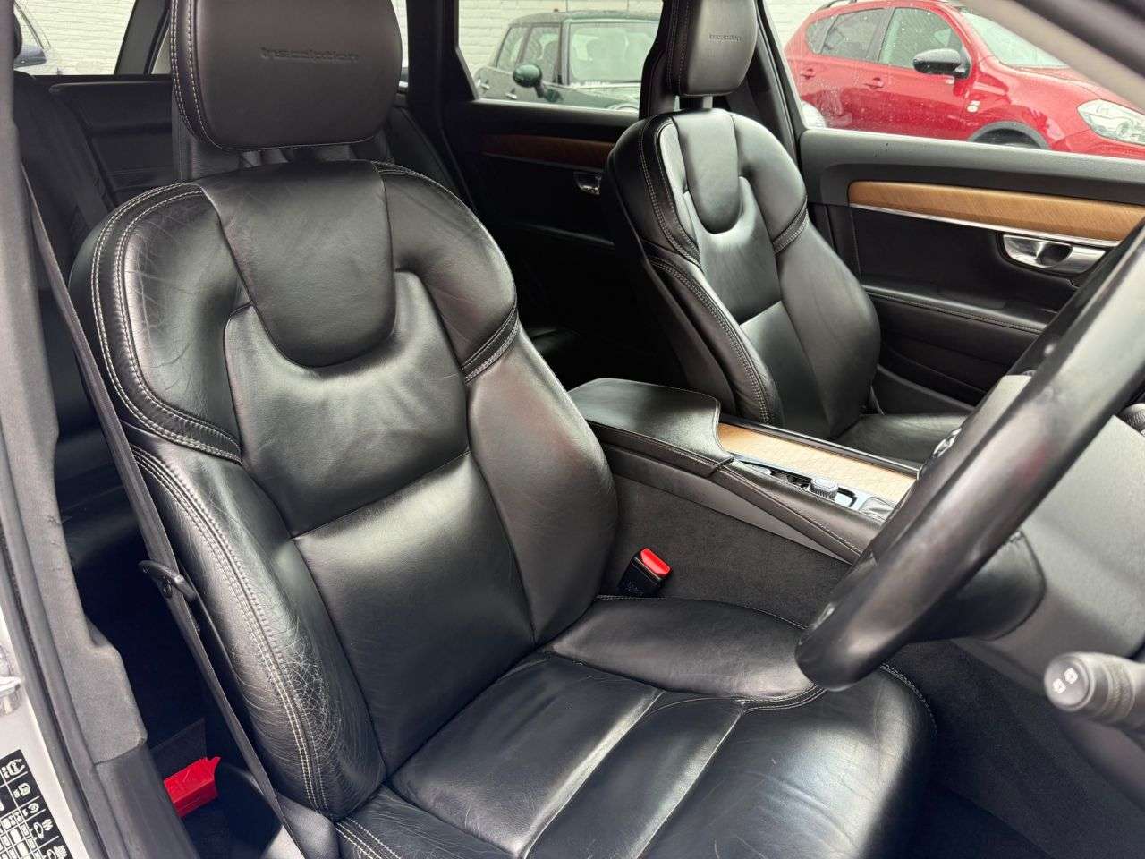 A 2017 VOLVO V90 2.0 D5 PowerPulse Inscription Pro Estate 5dr Diesel Auto AWD Euro 6 (s/s) ( A 2017 VOLVO V90 2.0 D5 PowerPulse Inscription Pro Estate 5dr Diesel Auto AWD Euro 6 (s/s) (
