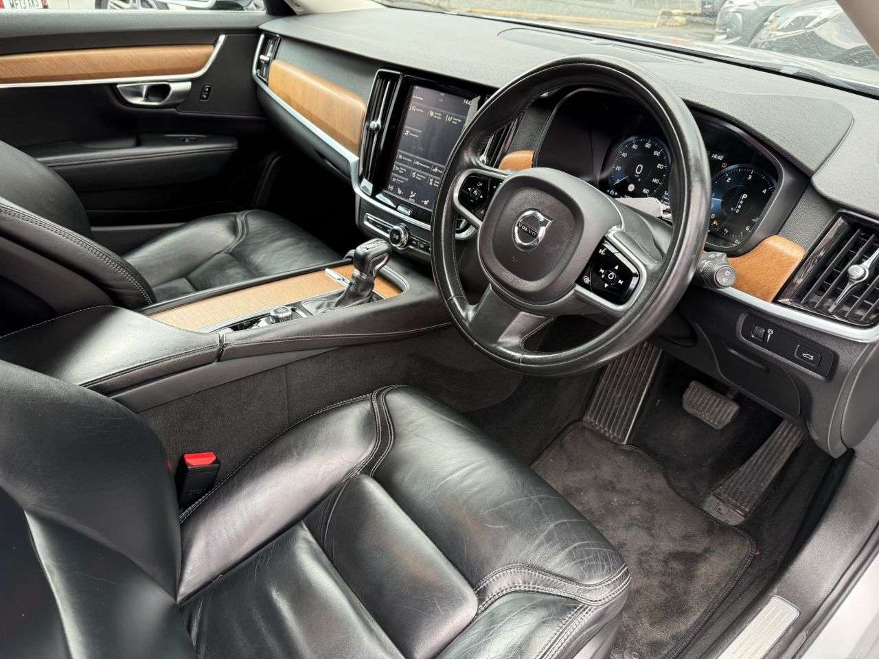 2017 VOLVO V90 2017 VOLVO V90