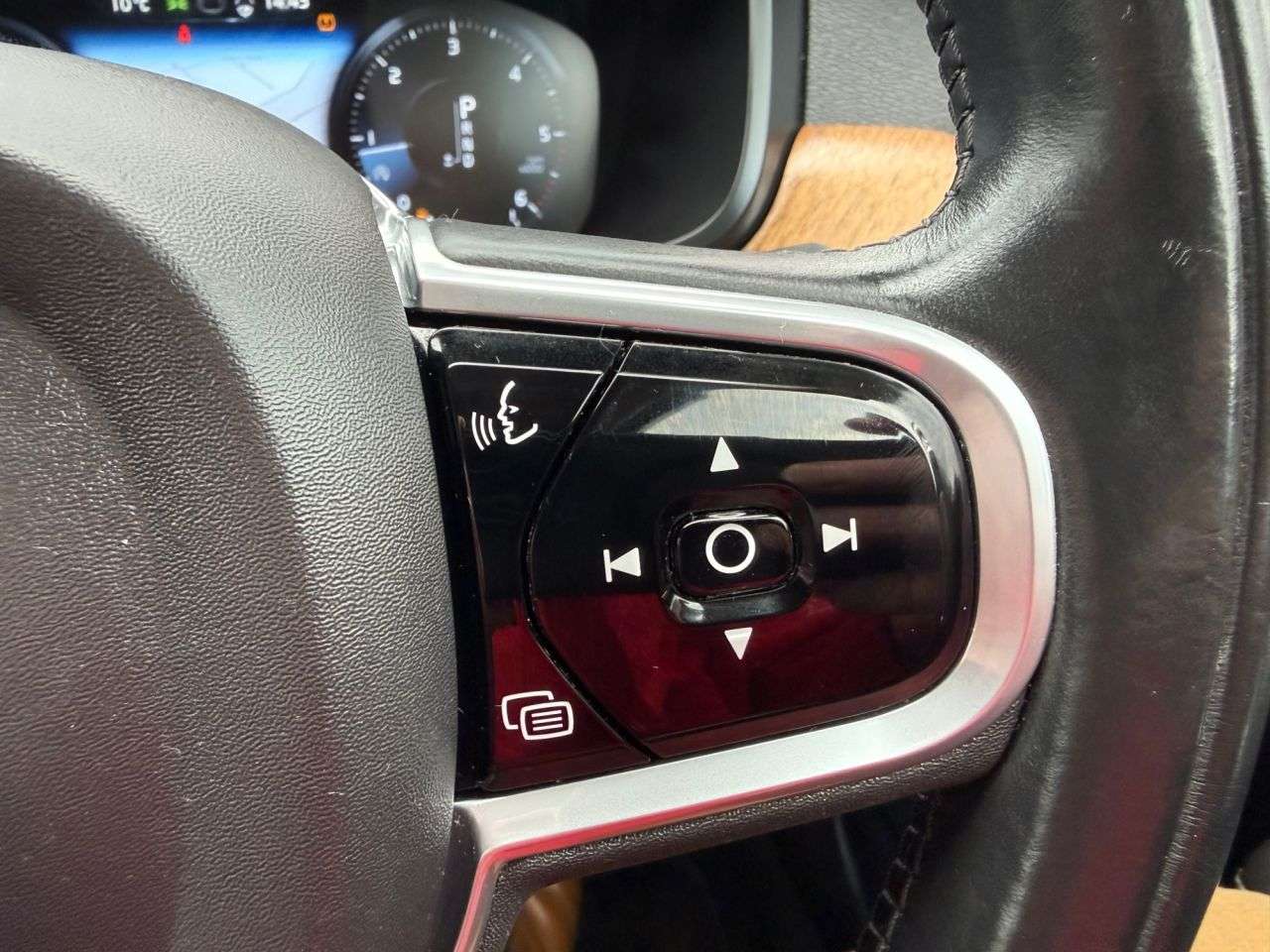 2017 VOLVO V90 2017 VOLVO V90